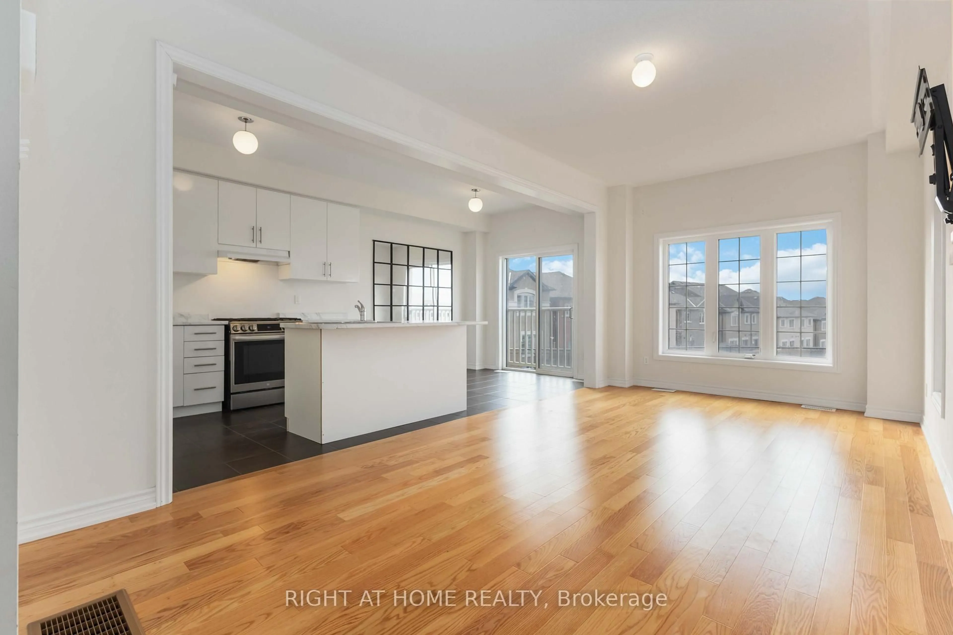 Open concept kitchen, unknown for 1111 Skyridge Blvd, Pickering Ontario L1X 0M8