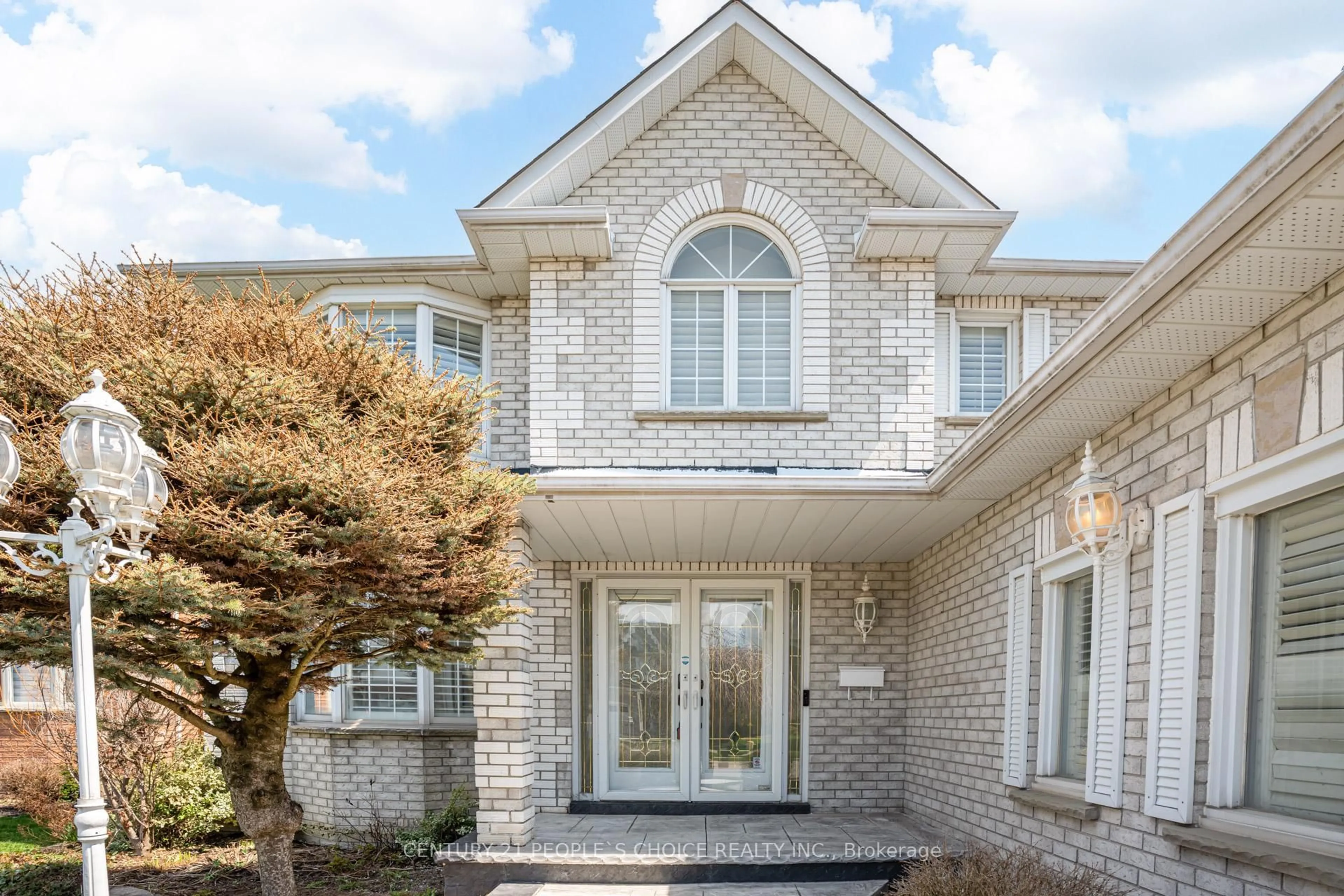 Home with brick exterior material, unknown for 33 Billings St, Whitby Ontario L1N 9C1