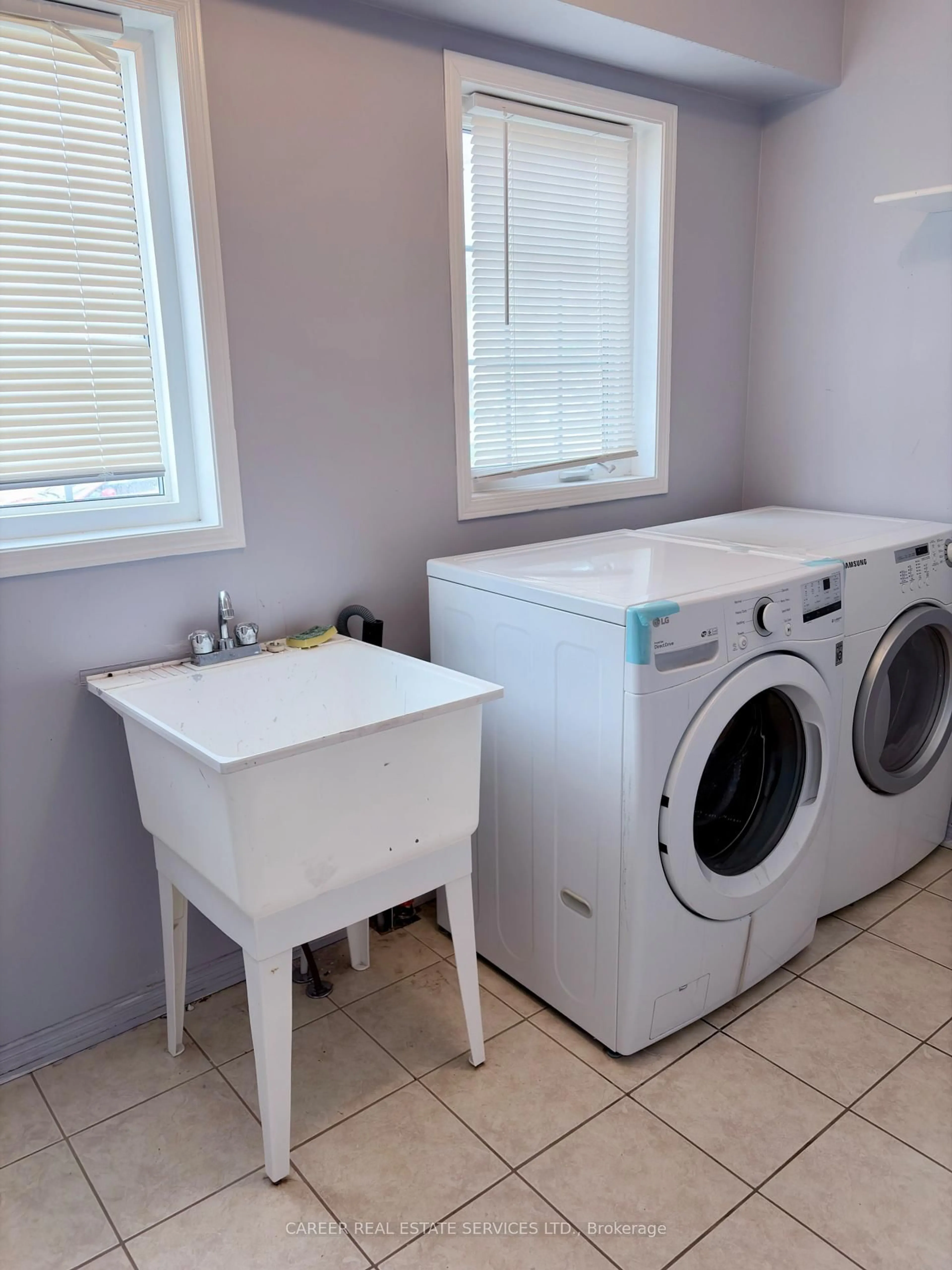Laundry room for 45 Blunden Rd, Ajax Ontario L1Z 0K8
