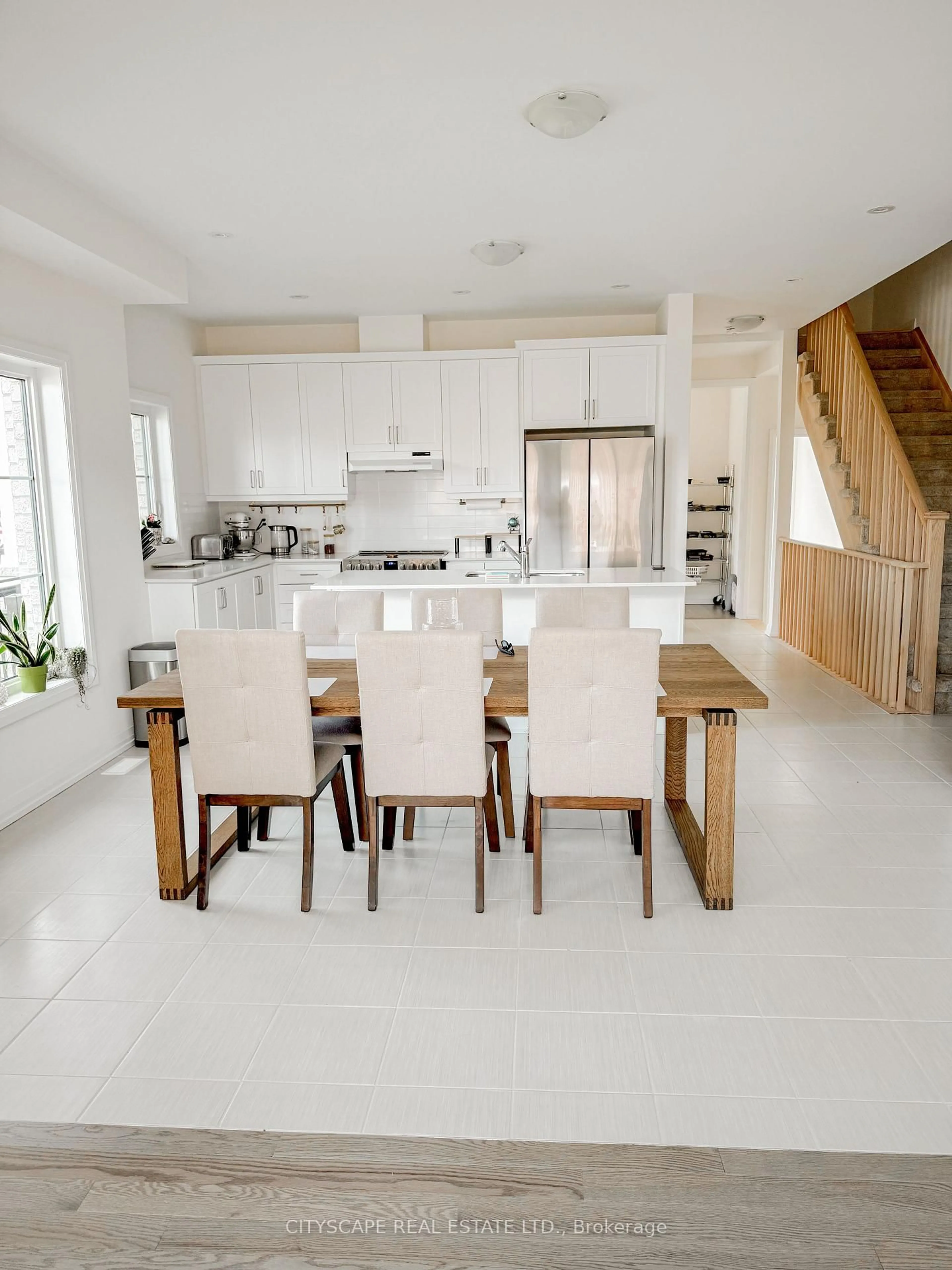 Open concept kitchen, ceramic/tile floor for 54 Holtby Crt, Scugog Ontario L9L 0B4