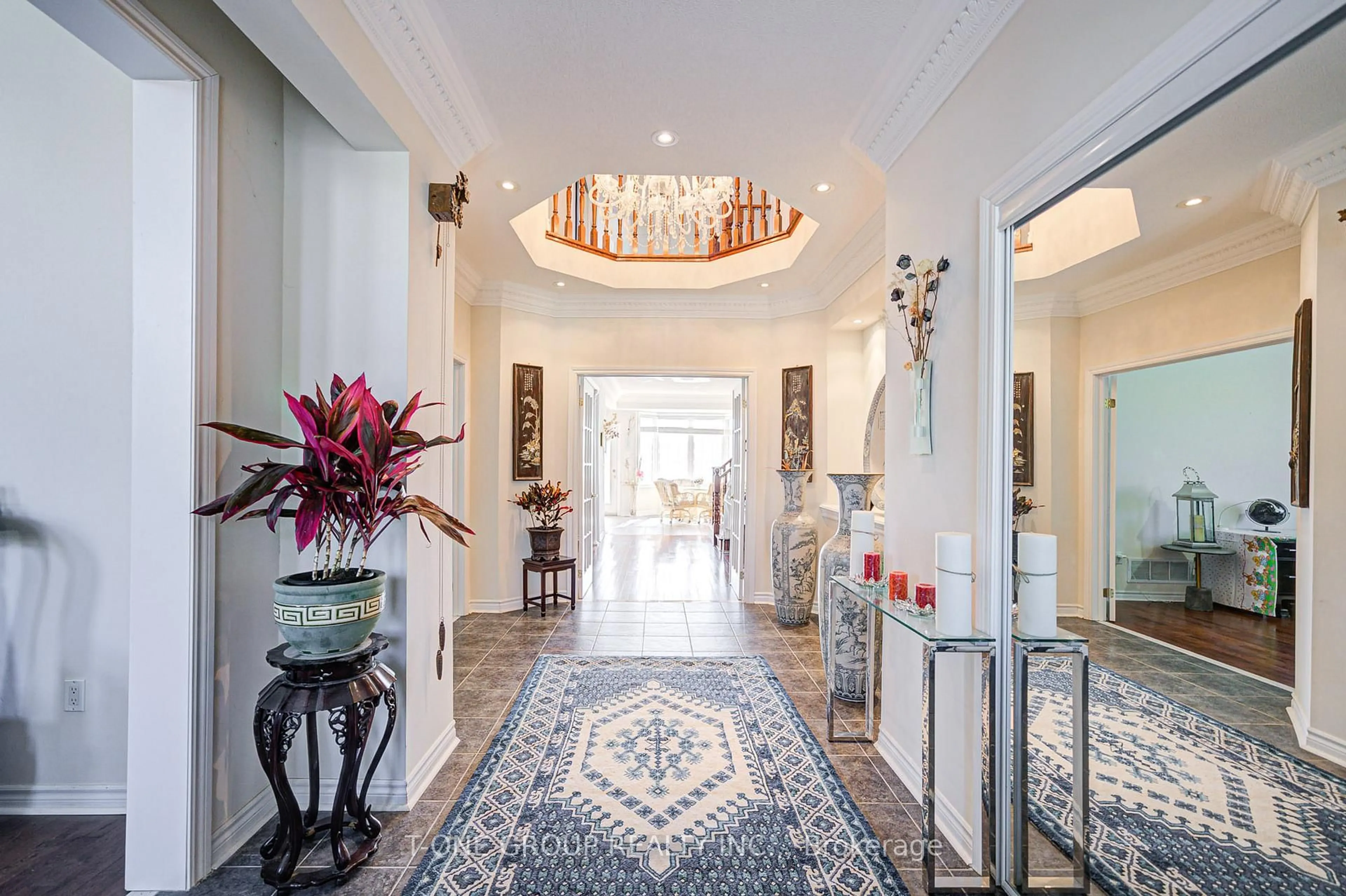 Indoor foyer for 39 Boulderbrook Dr, Toronto Ontario M1X 2C2