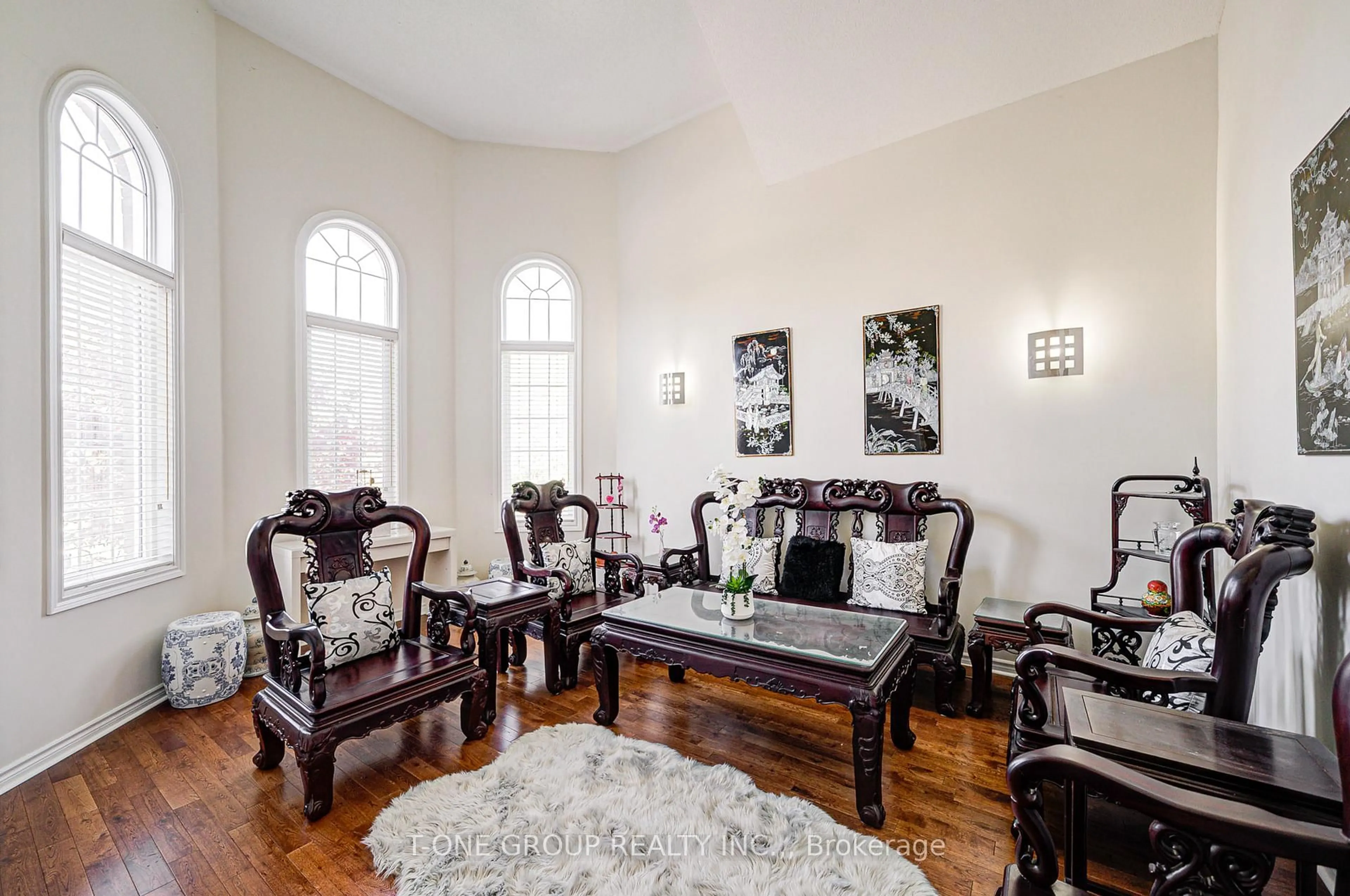 Living room with furniture, unknown for 39 Boulderbrook Dr, Toronto Ontario M1X 2C2