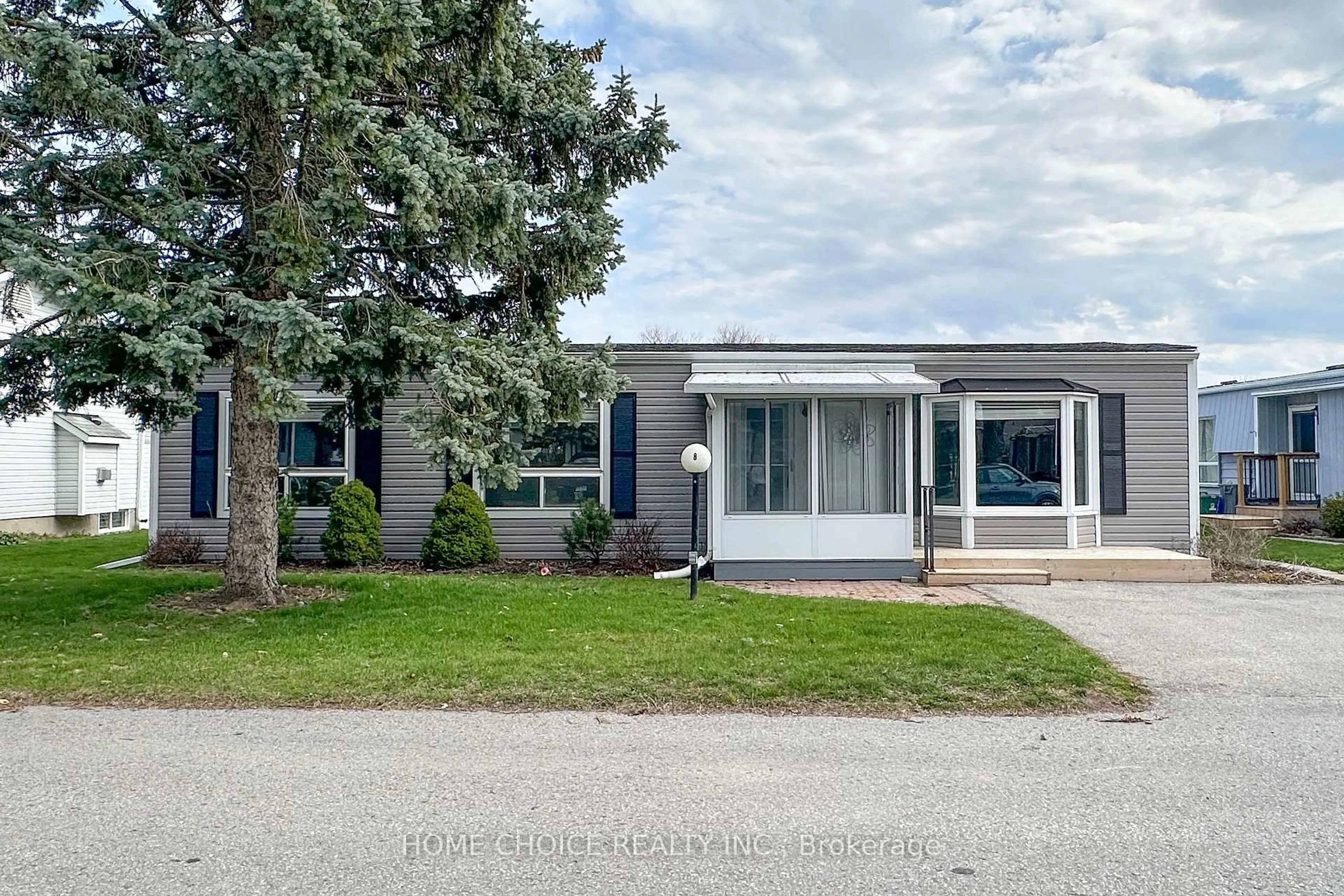 Unknown for 8 Loyalist Crt, Clarington Ontario L1B 1A8