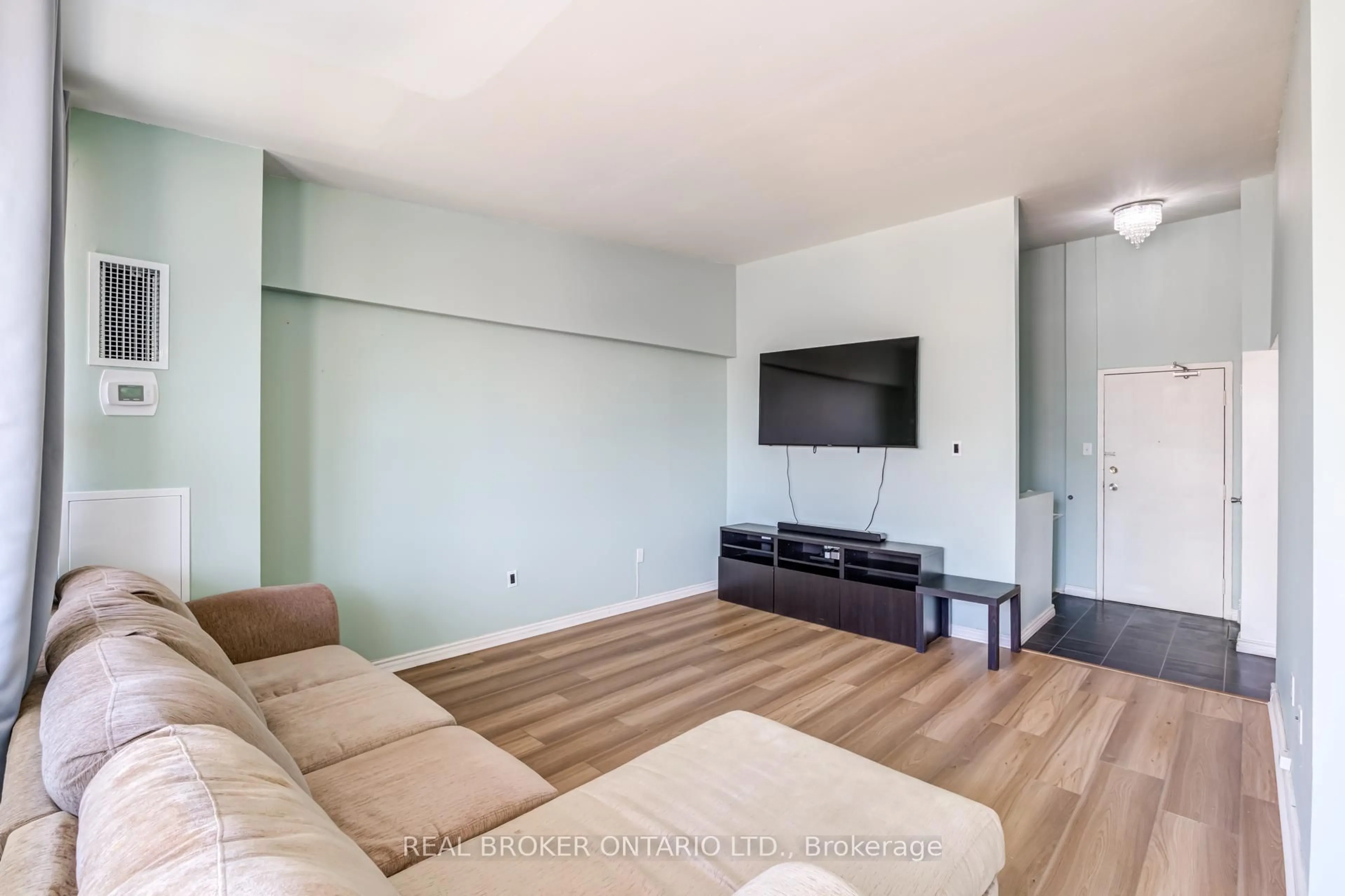 Living room with furniture, unknown for 4060 Lawrence Ave #402, Toronto Ontario M1E 4V4