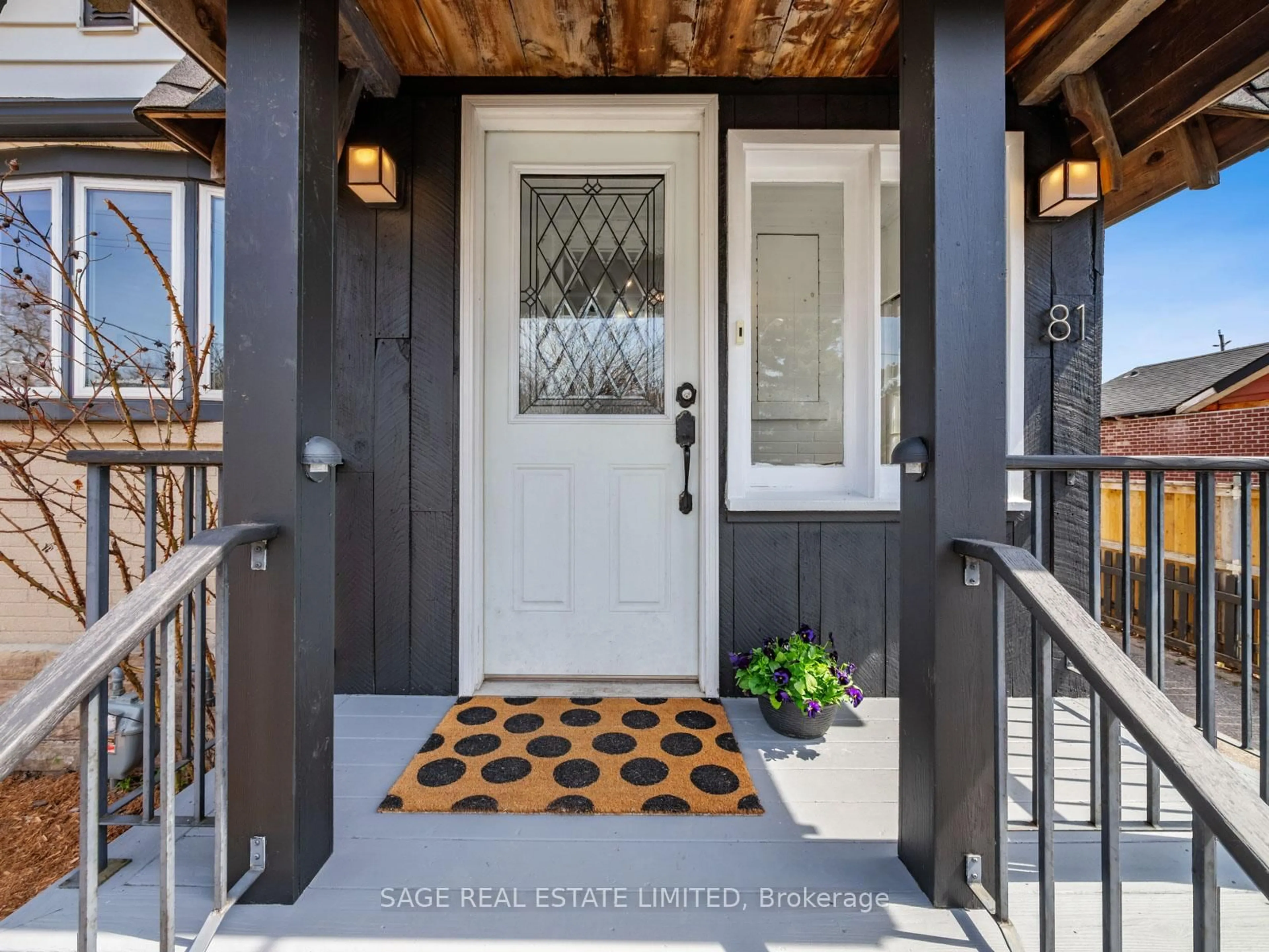 Indoor entryway for 81 McIntosh St, Toronto Ontario M1N 3Y6