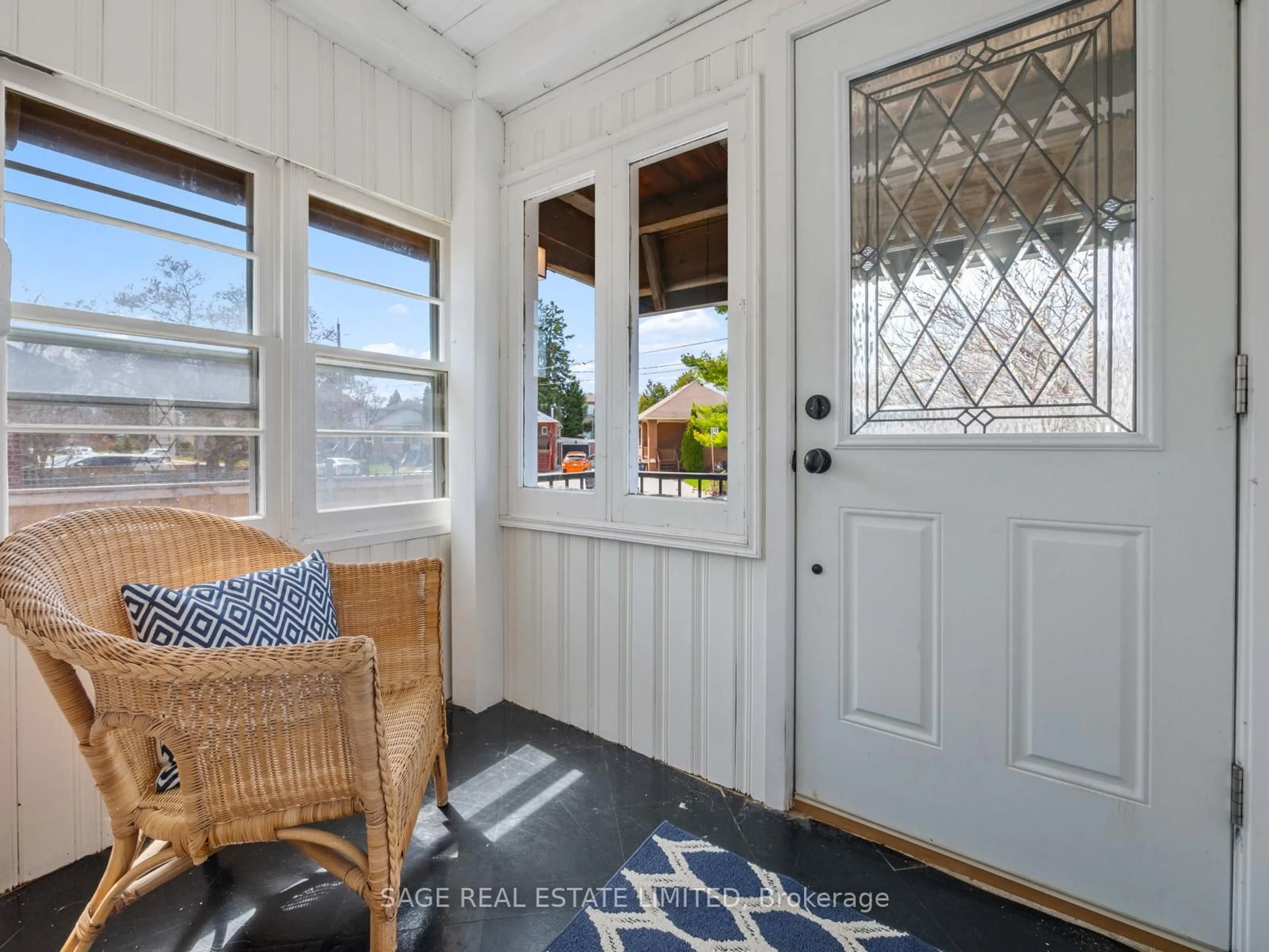 Indoor entryway for 81 McIntosh St, Toronto Ontario M1N 3Y6