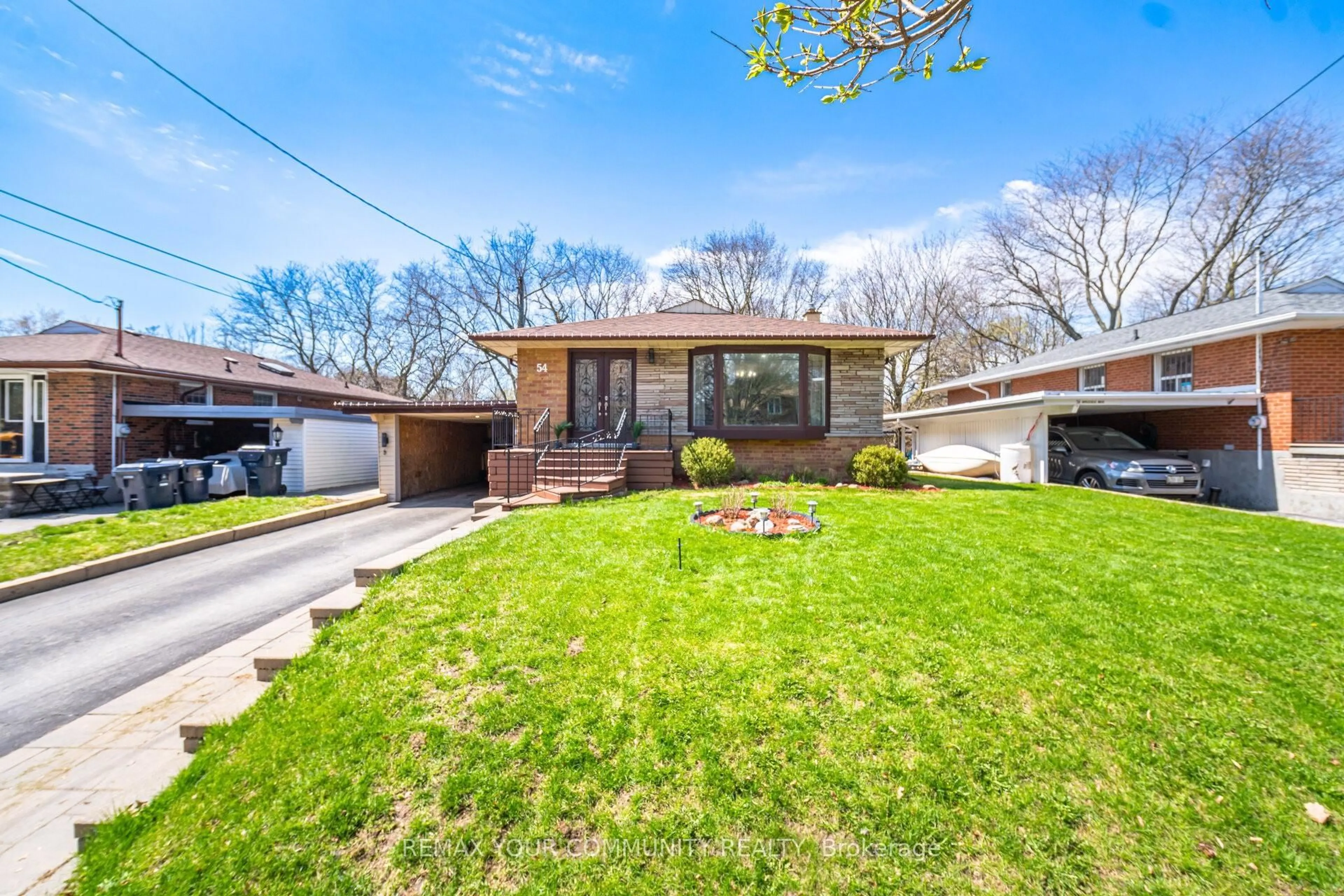 Unknown for 54 Applefield Dr, Toronto Ontario M1P 3X9