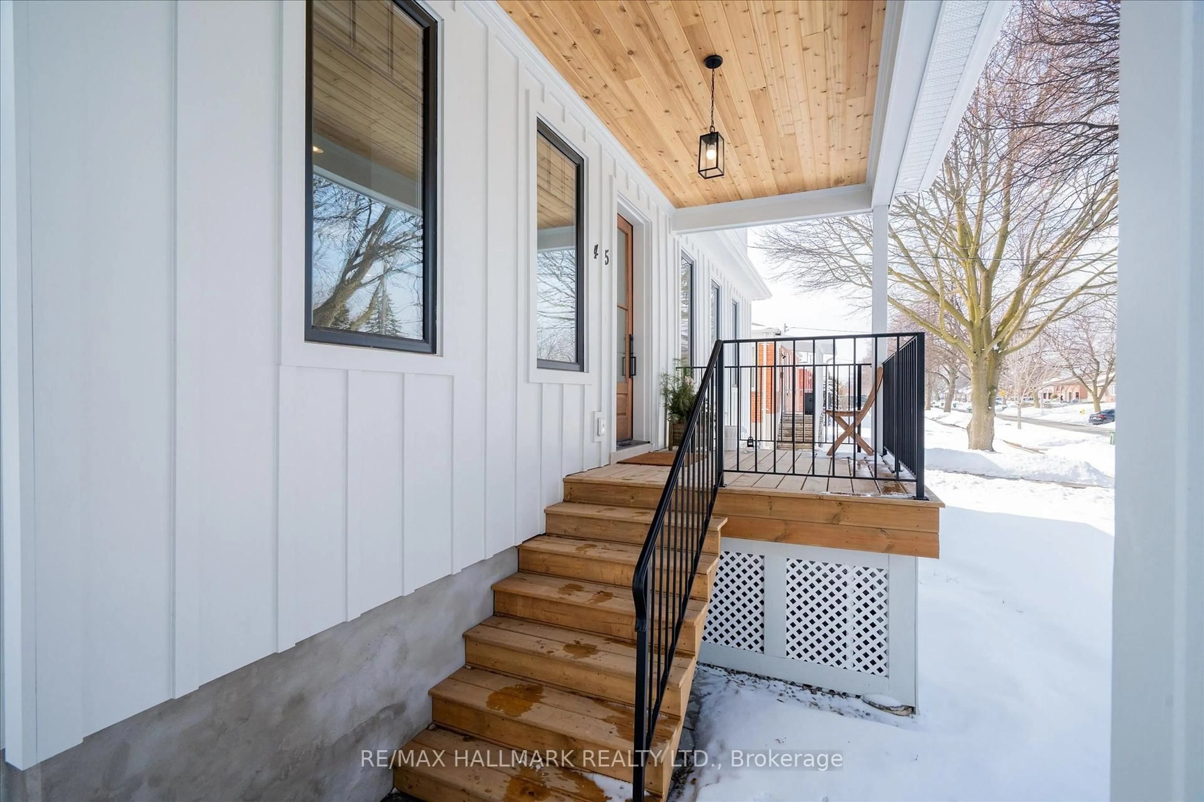 Indoor entryway for 45 Boyce Ave, Toronto Ontario M1J 1K4