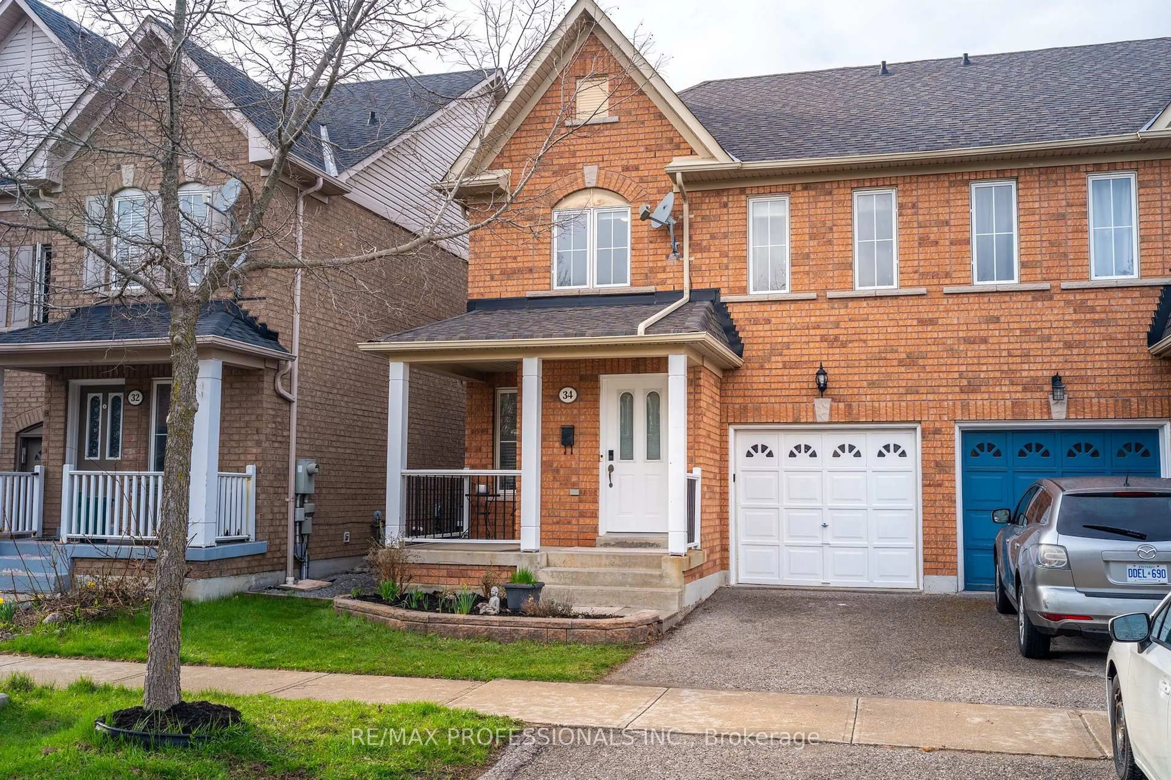Home with brick exterior material, street for 34 Tansley Cres, Ajax Ontario L1Z 1Y5