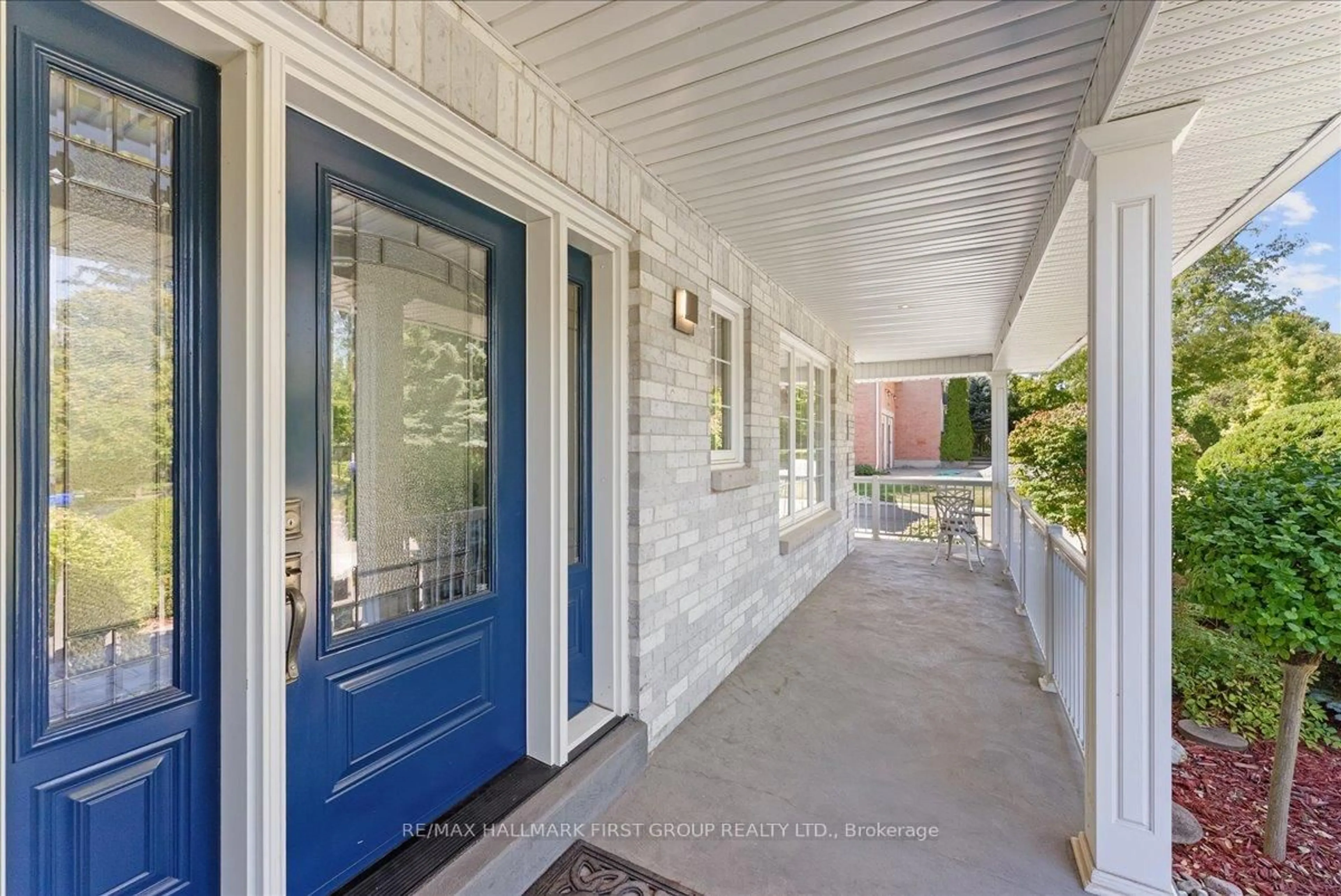 Indoor entryway for 1484 Rougemount Dr, Pickering Ontario L1V 1N1