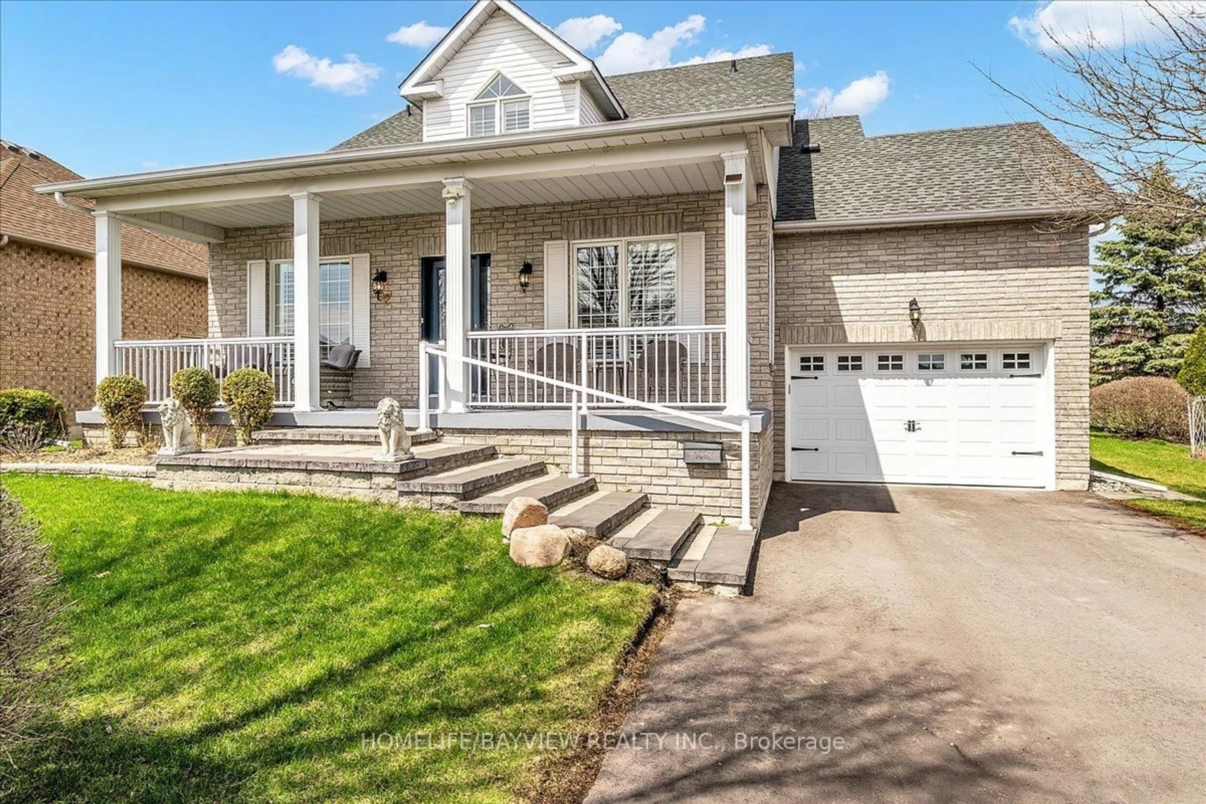 Home with vinyl exterior material, street for 92 South Garden Crt, Scugog Ontario L9L 1S3