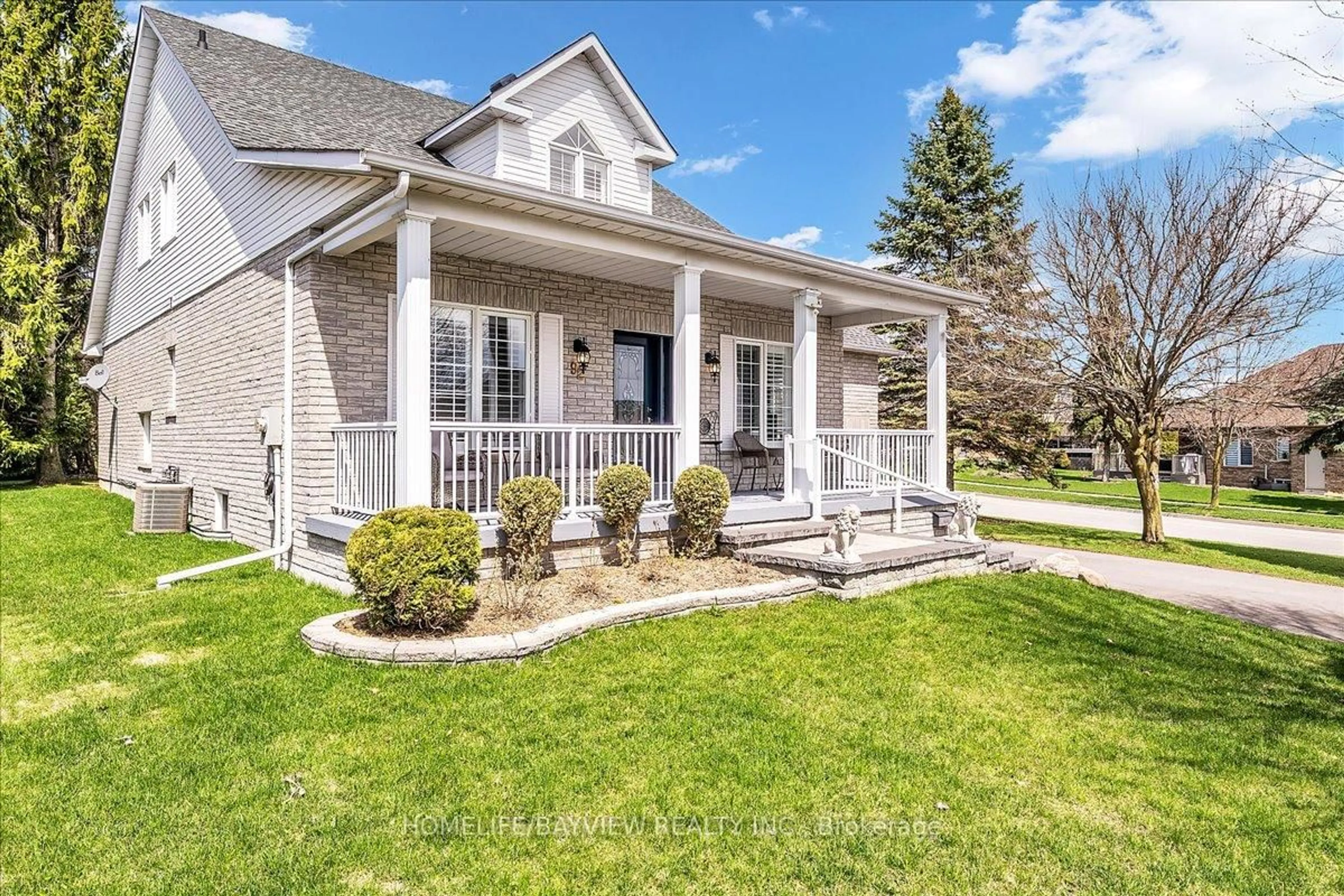 Home with vinyl exterior material, street for 92 South Garden Crt, Scugog Ontario L9L 1S3