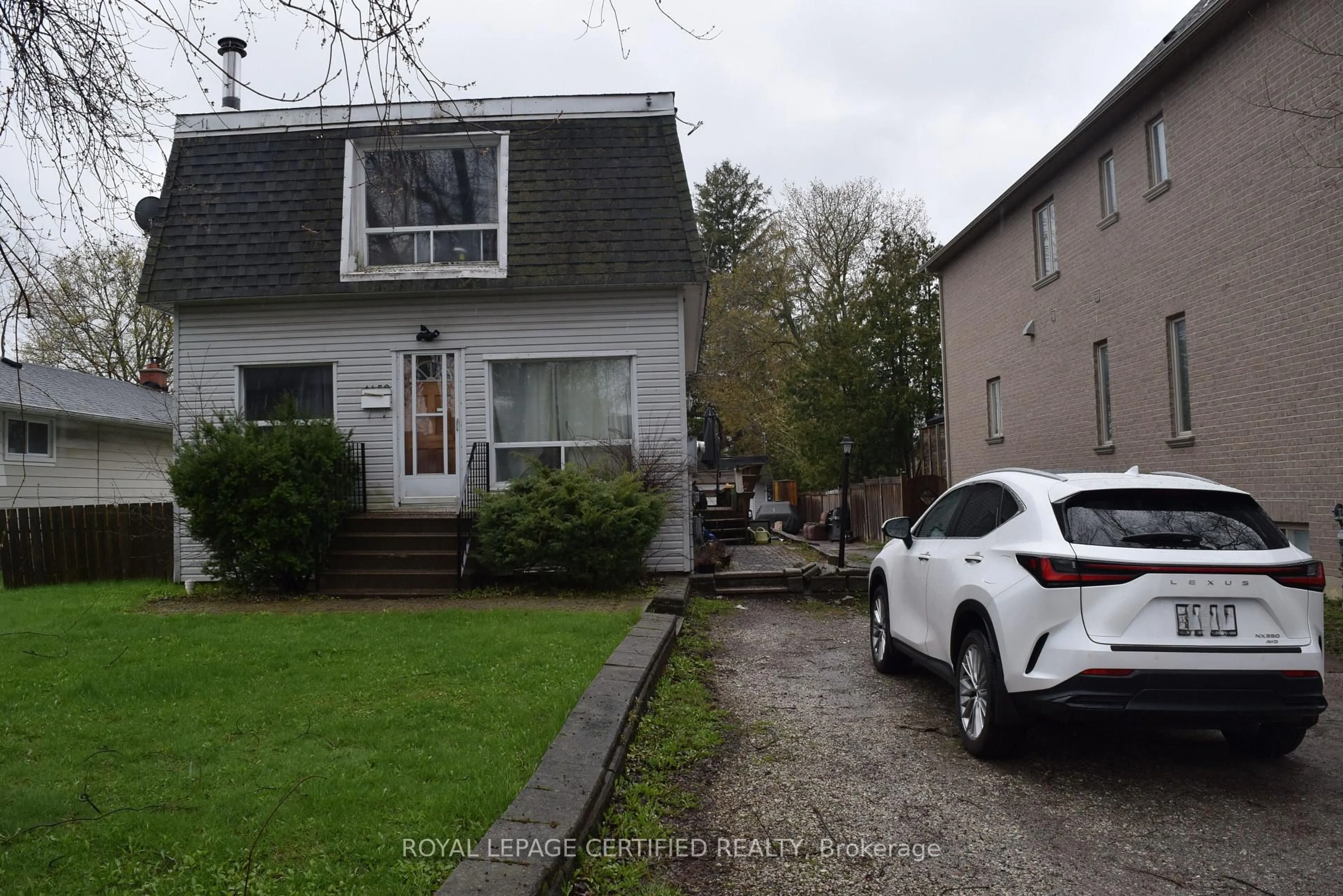 A pic from outside/outdoor area/front of a property/back of a property/a pic from drone, street for 1452 Rosebank Rd, Pickering Ontario L1V 1P4