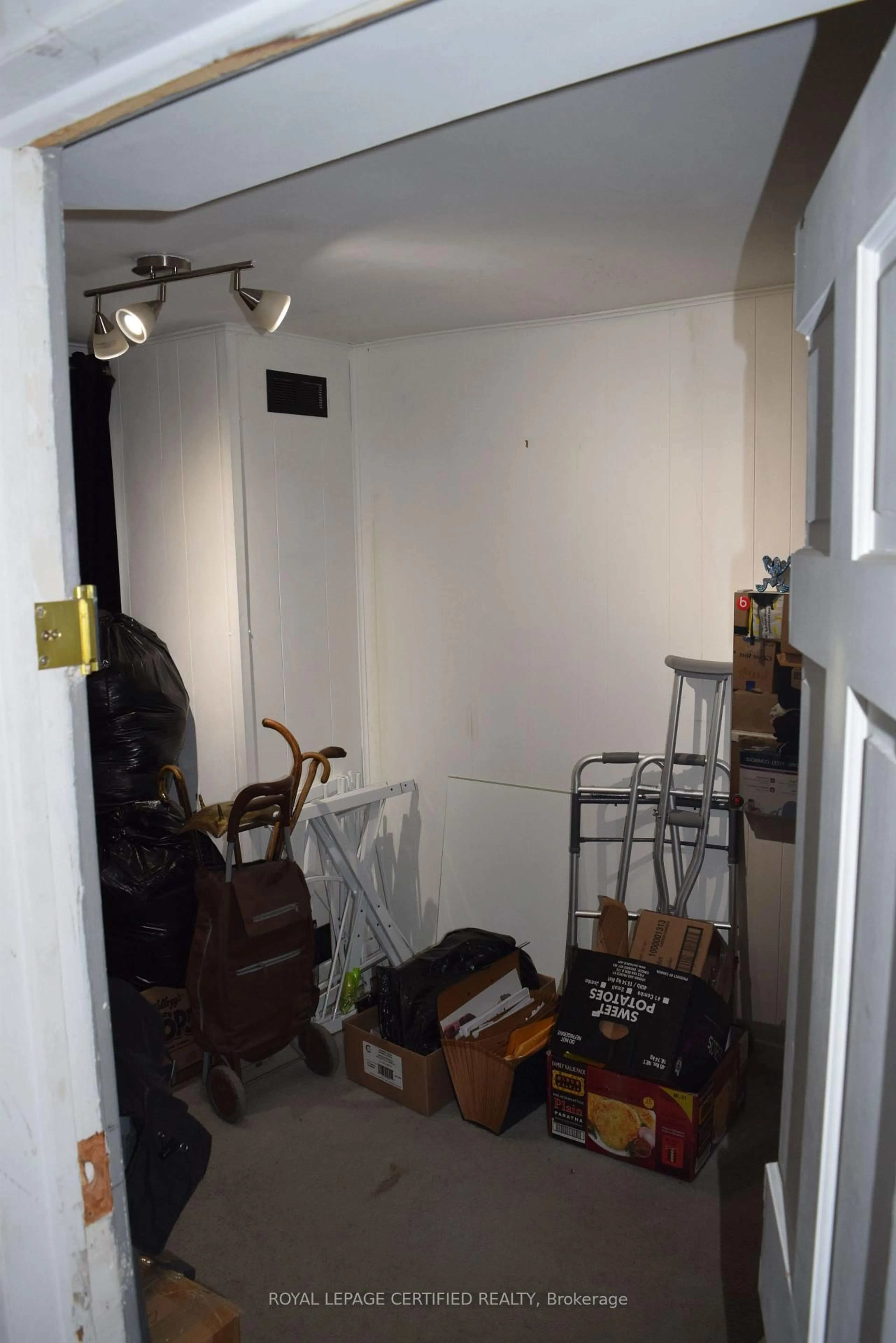 A pic of a room for 1452 Rosebank Rd, Pickering Ontario L1V 1P4