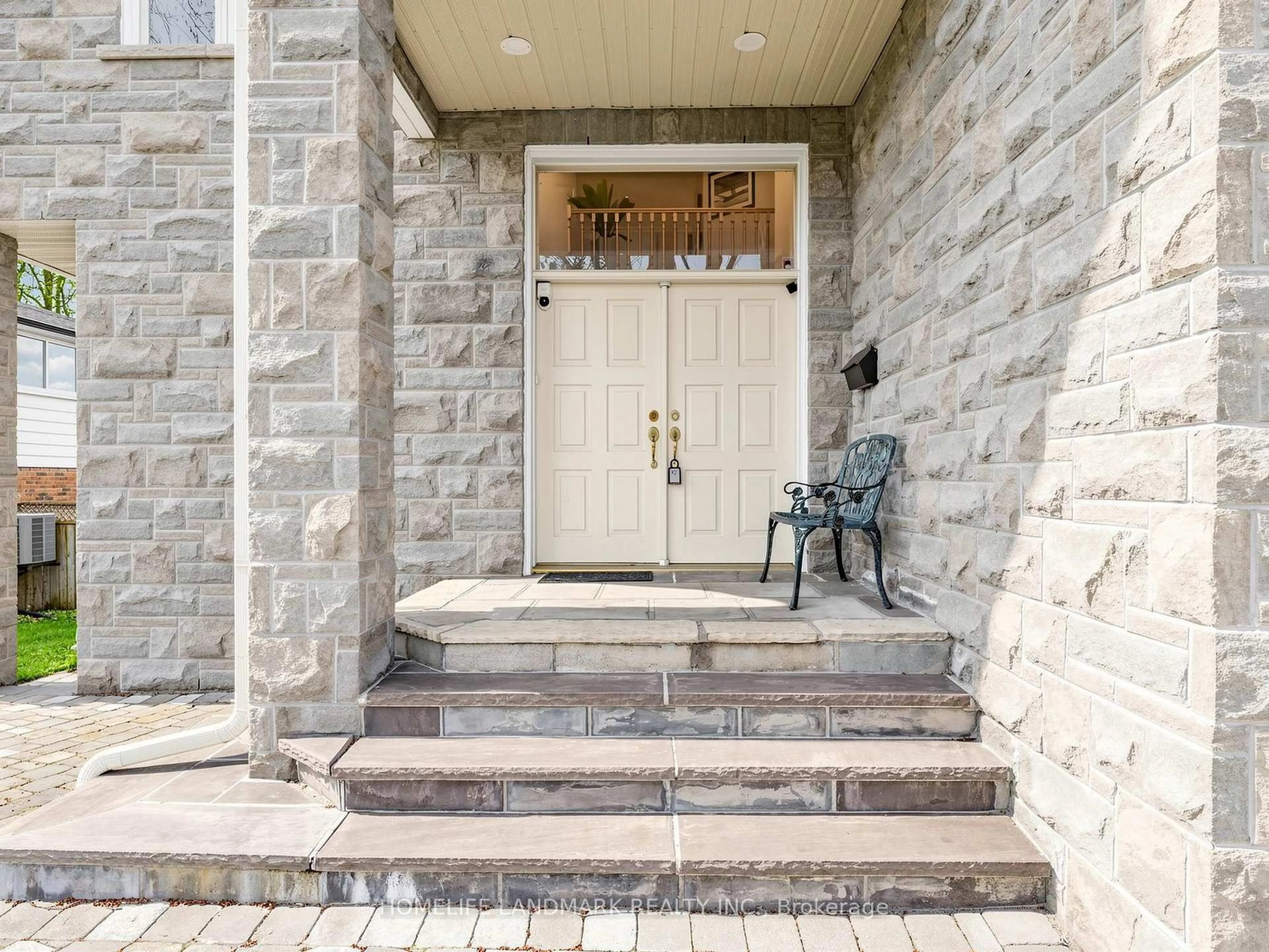 Indoor entryway for 52 Cedar Brae Blvd, Toronto Ontario M1J 2K5
