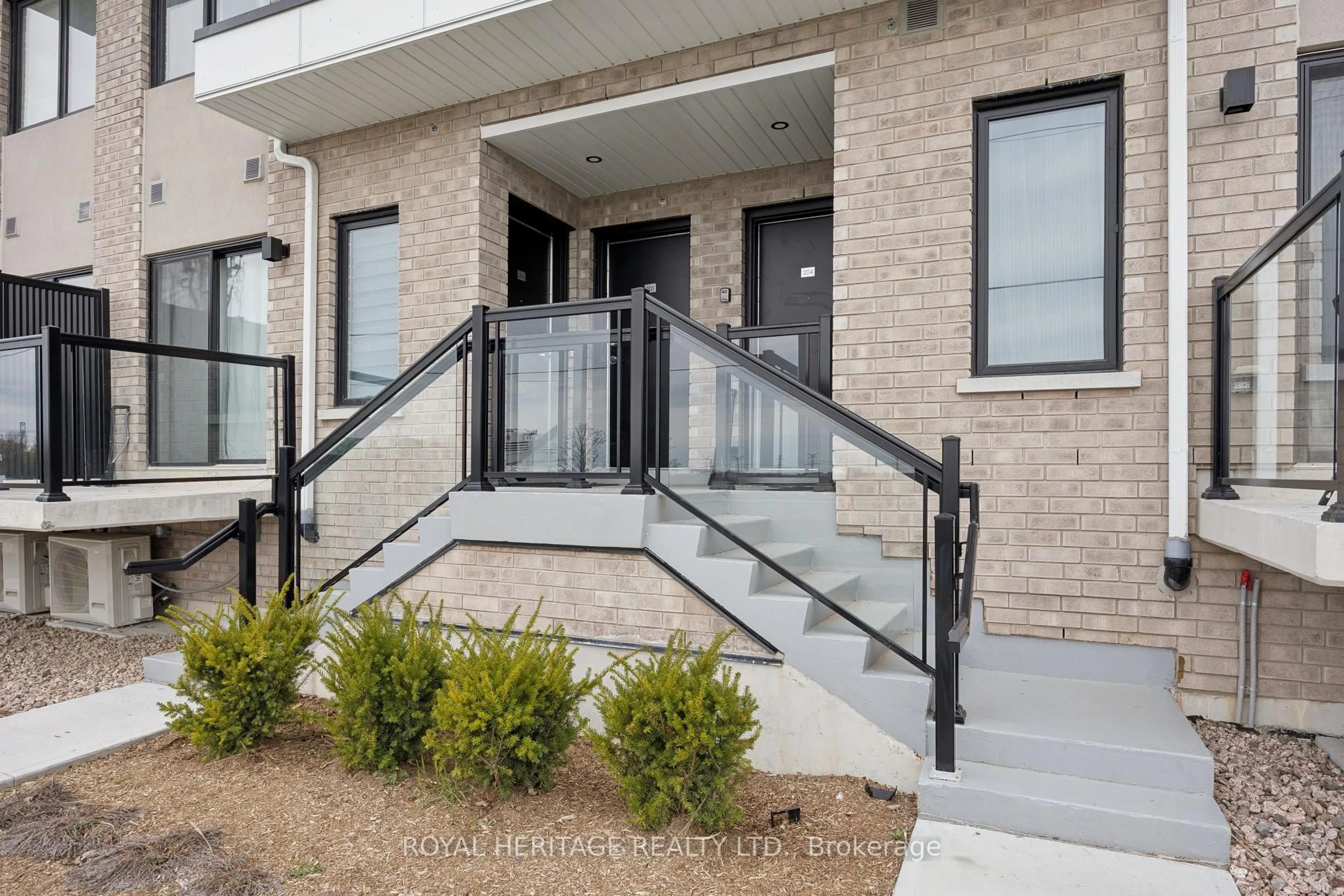 Unknown for 1695 Dersan St #206, Pickering Ontario L1X 0S9