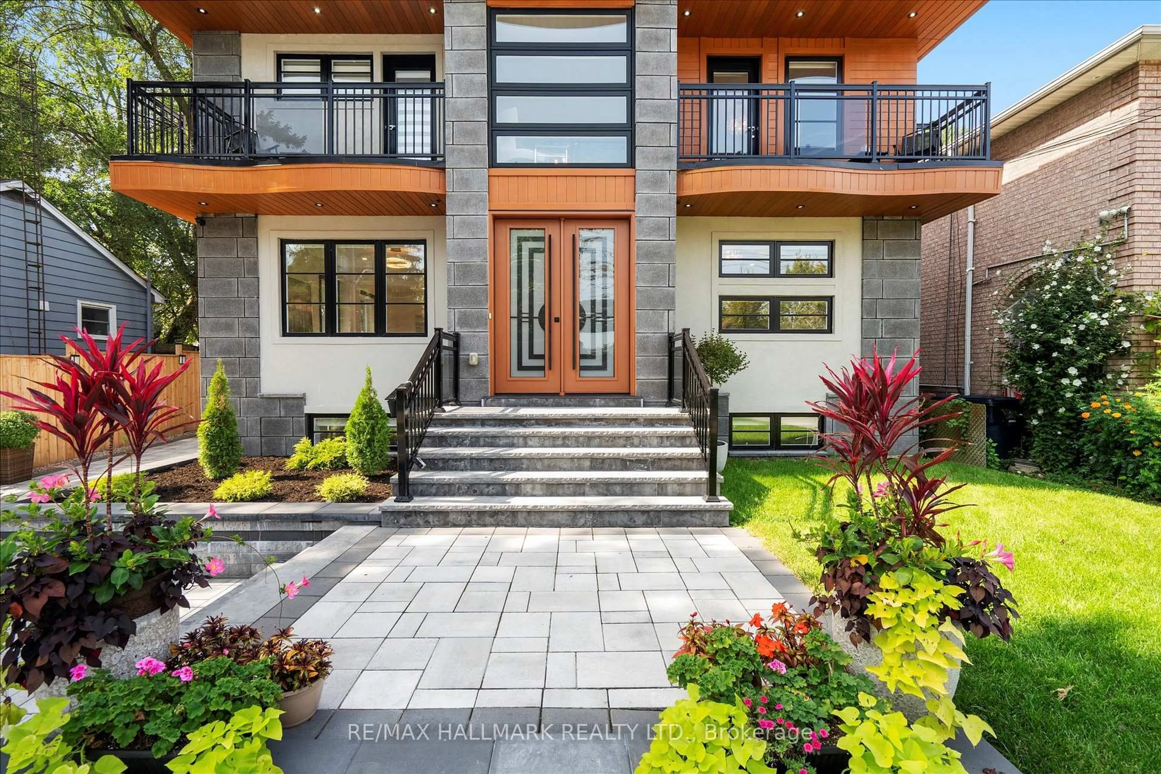 Indoor entryway for 134 Manse Rd, Toronto Ontario M1E 3V1