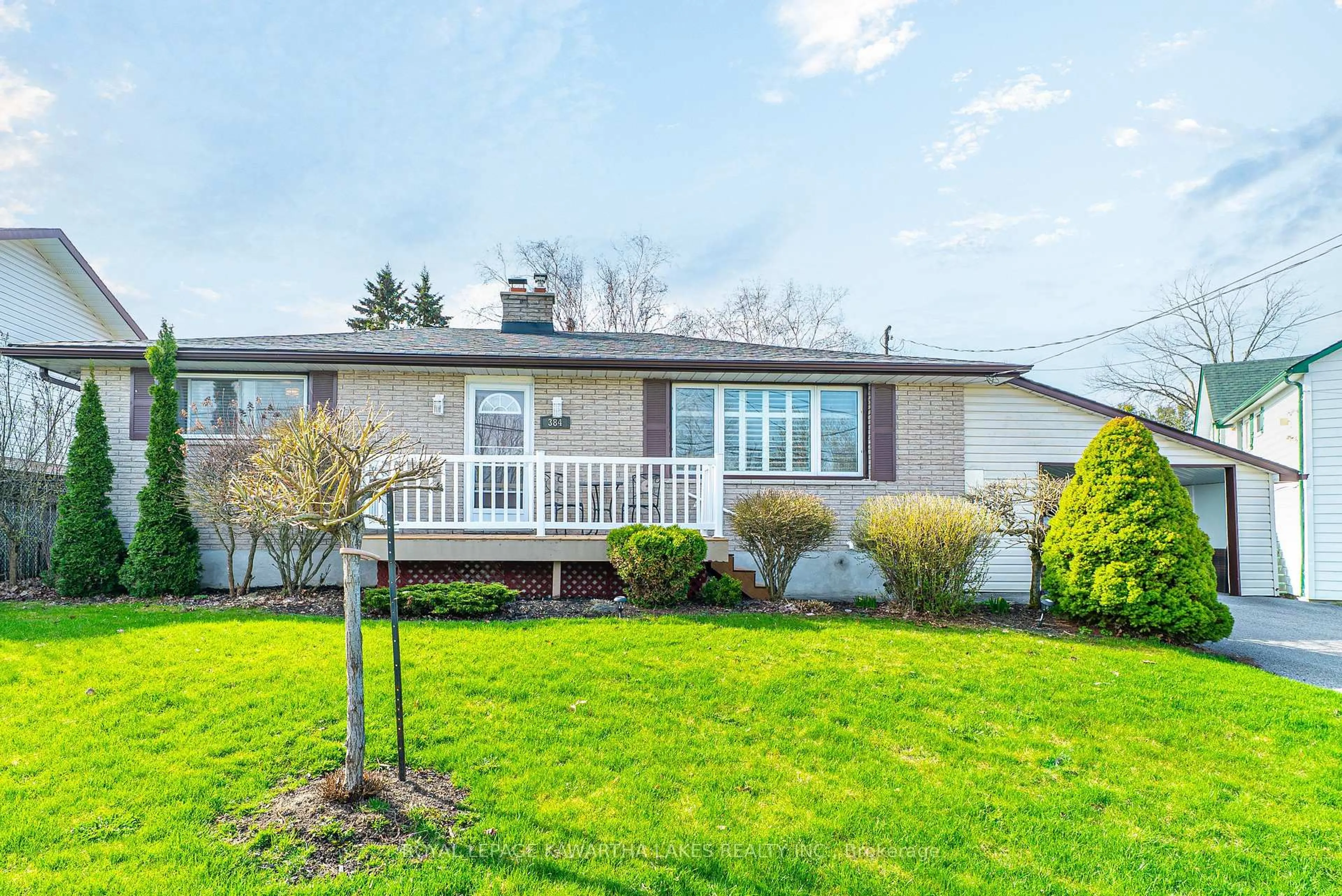 Home with vinyl exterior material, unknown for 384 Major St, Scugog Ontario L9L 1E7
