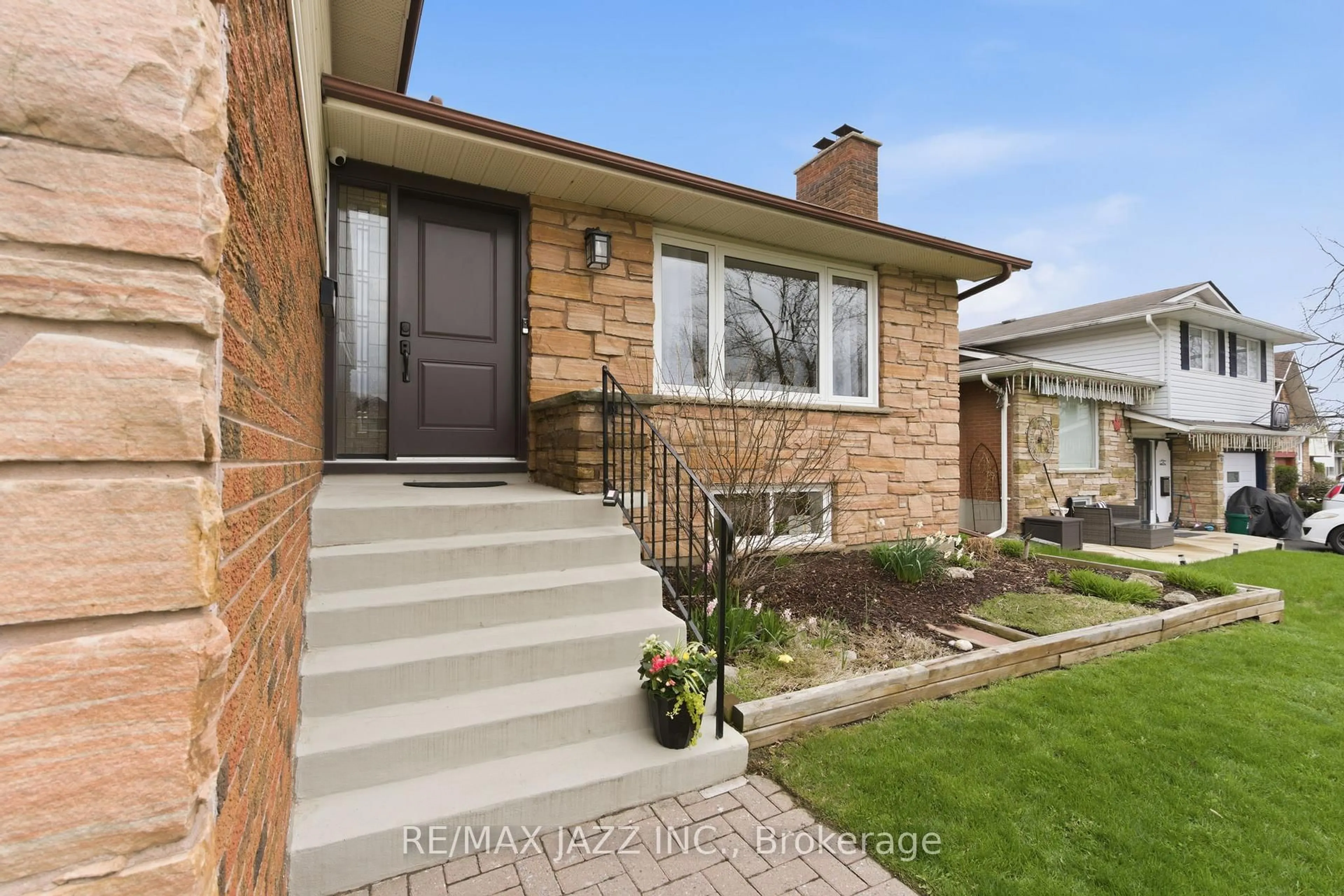 Home with brick exterior material, street for 47 Martindale St, Oshawa Ontario L1H 6W7