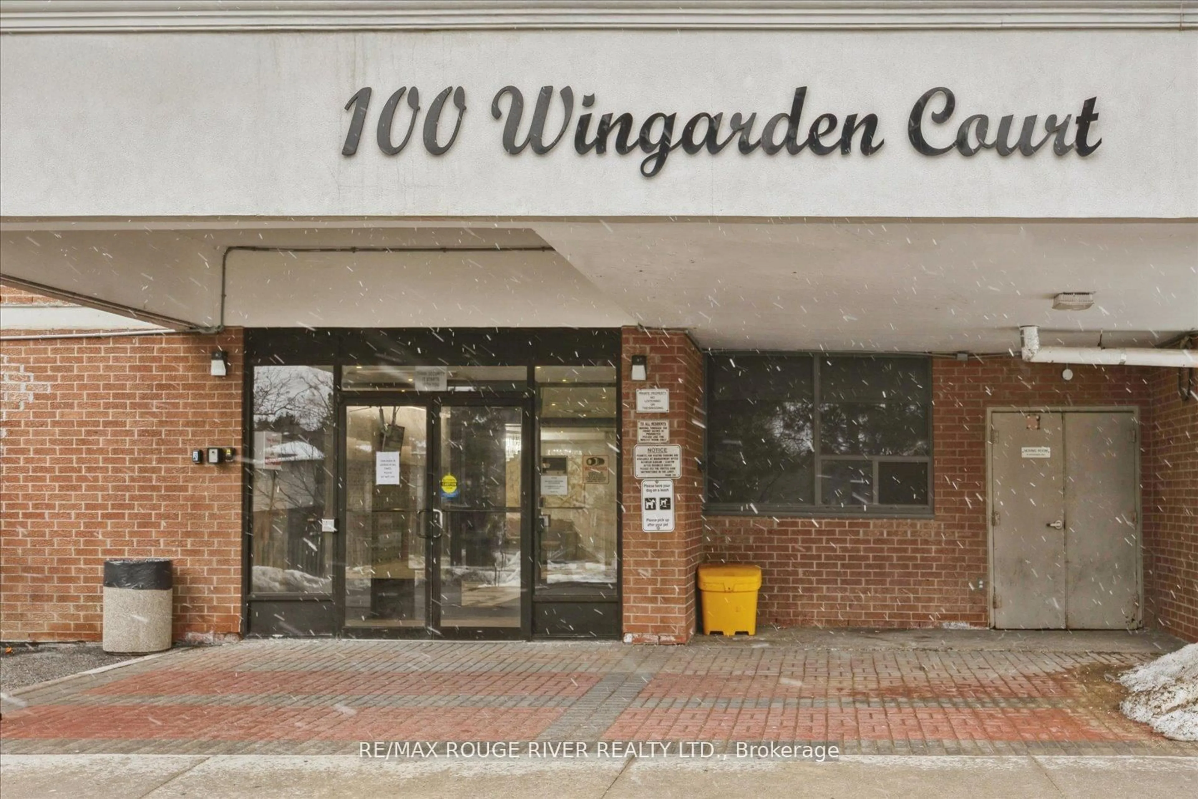 Indoor foyer for 100 Wingarden Crt #1504, Toronto Ontario M1B 2P4