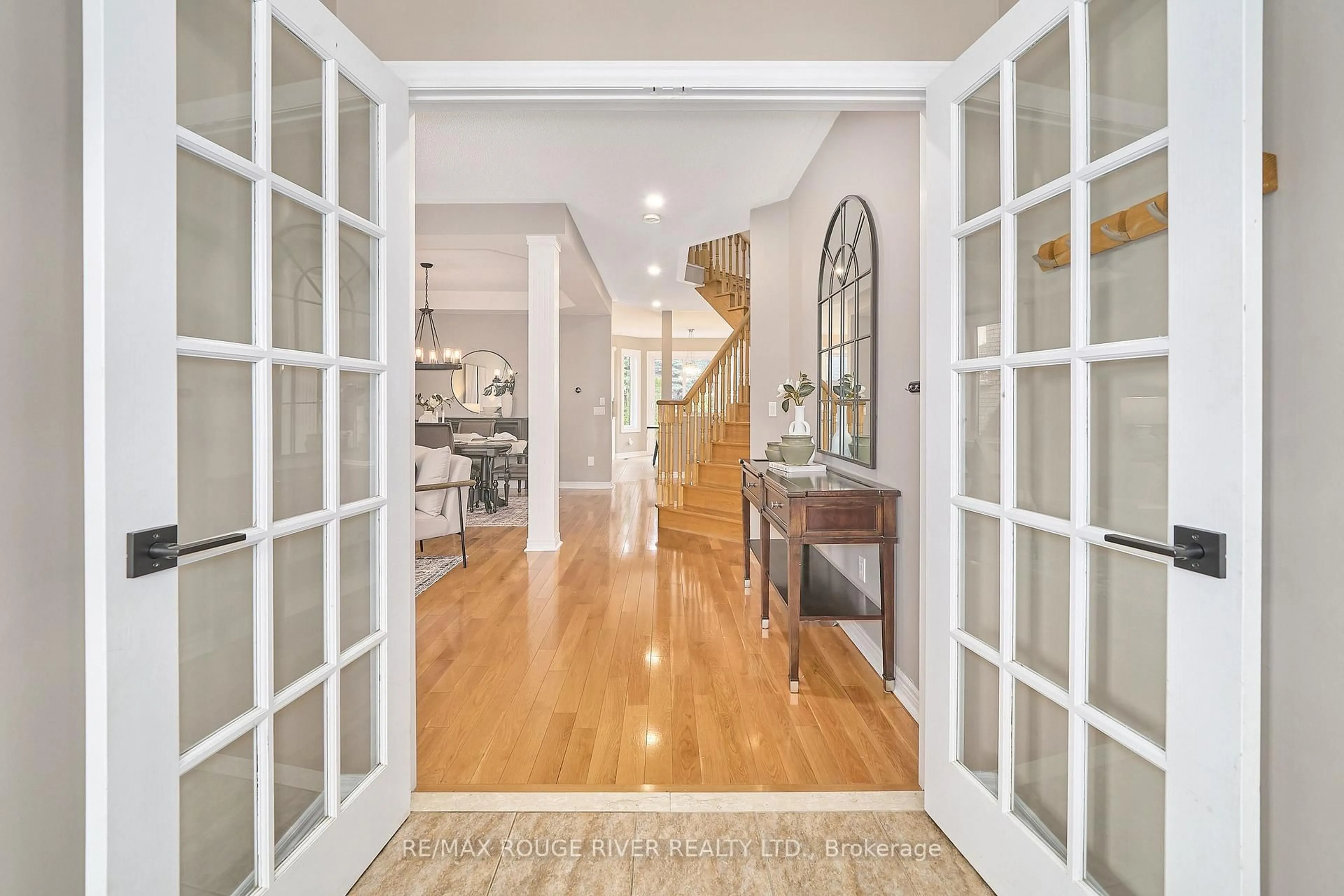 Indoor entryway for 51 Vineyard Ave, Whitby Ontario L1P 1X9