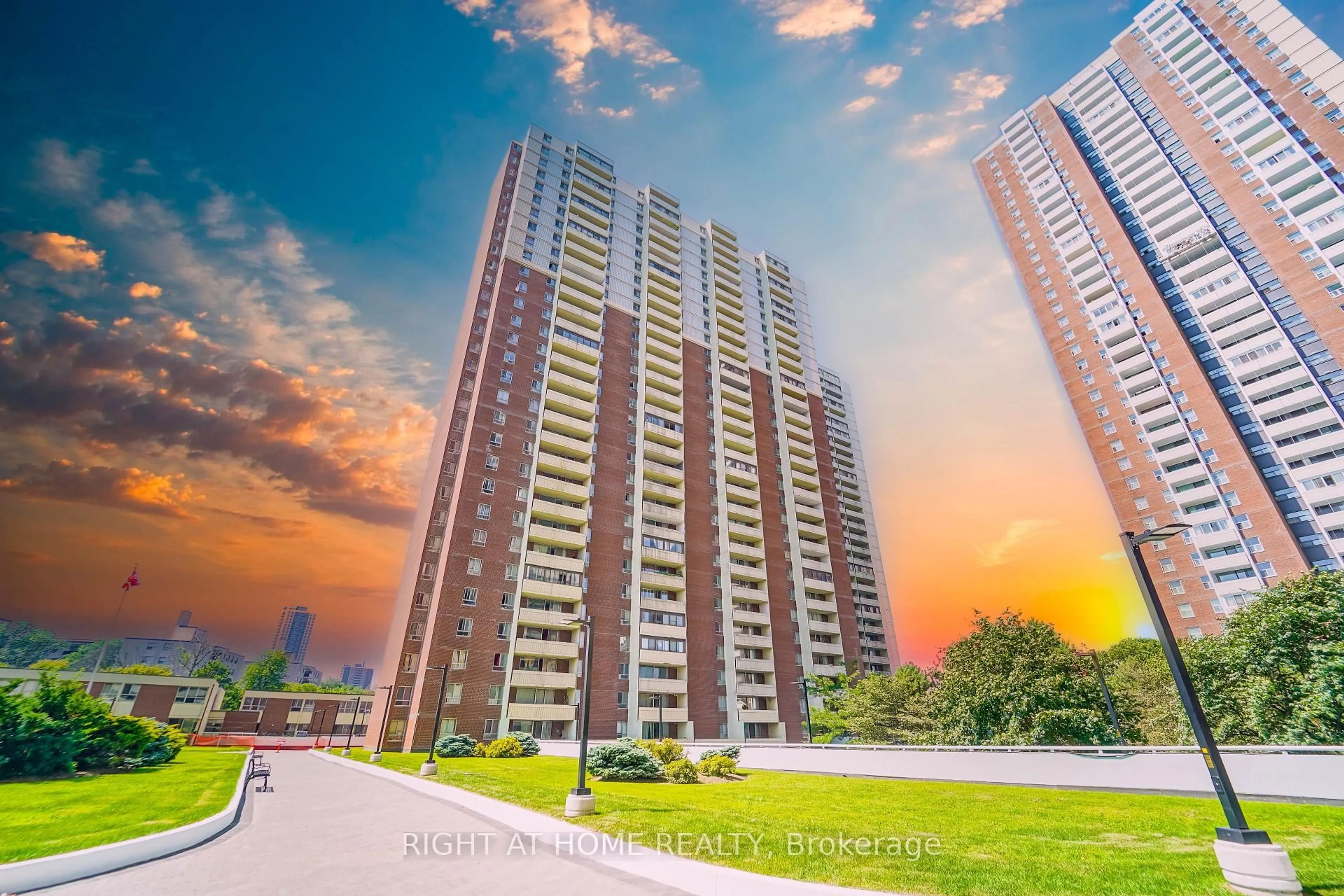 Unknown for 1 Massey Sq #1611, Toronto Ontario M4C 5L4