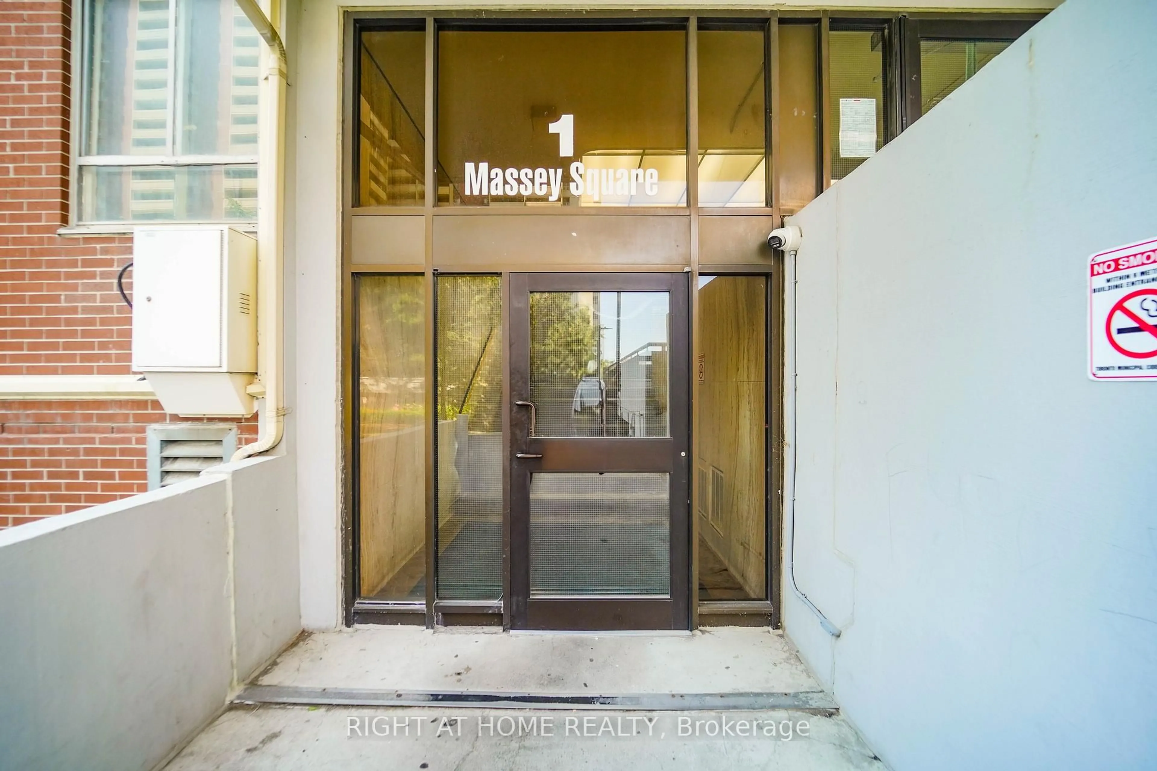 Indoor foyer for 1 Massey Sq #1611, Toronto Ontario M4C 5L4