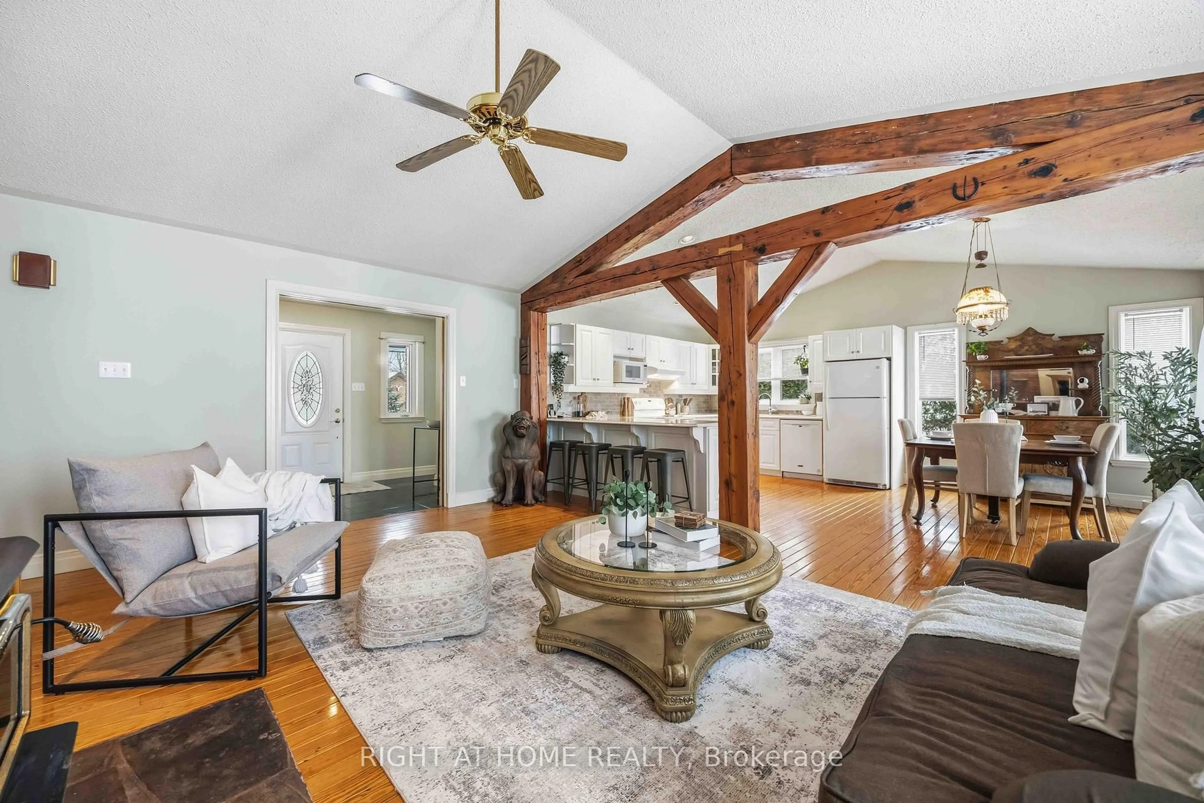 Living room with furniture, unknown for 28 Birch Island Rd, Scugog Ontario L0B 1K0