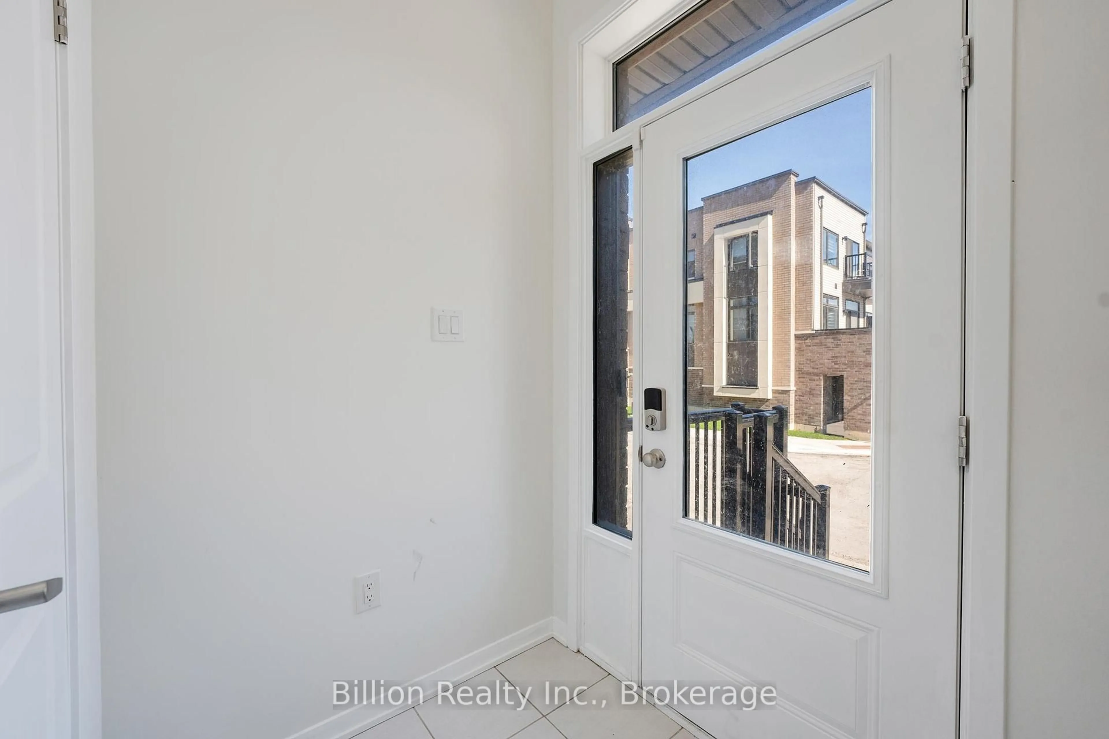 Indoor entryway for 715 Heathrow Path, Oshawa Ontario L1K 3G4