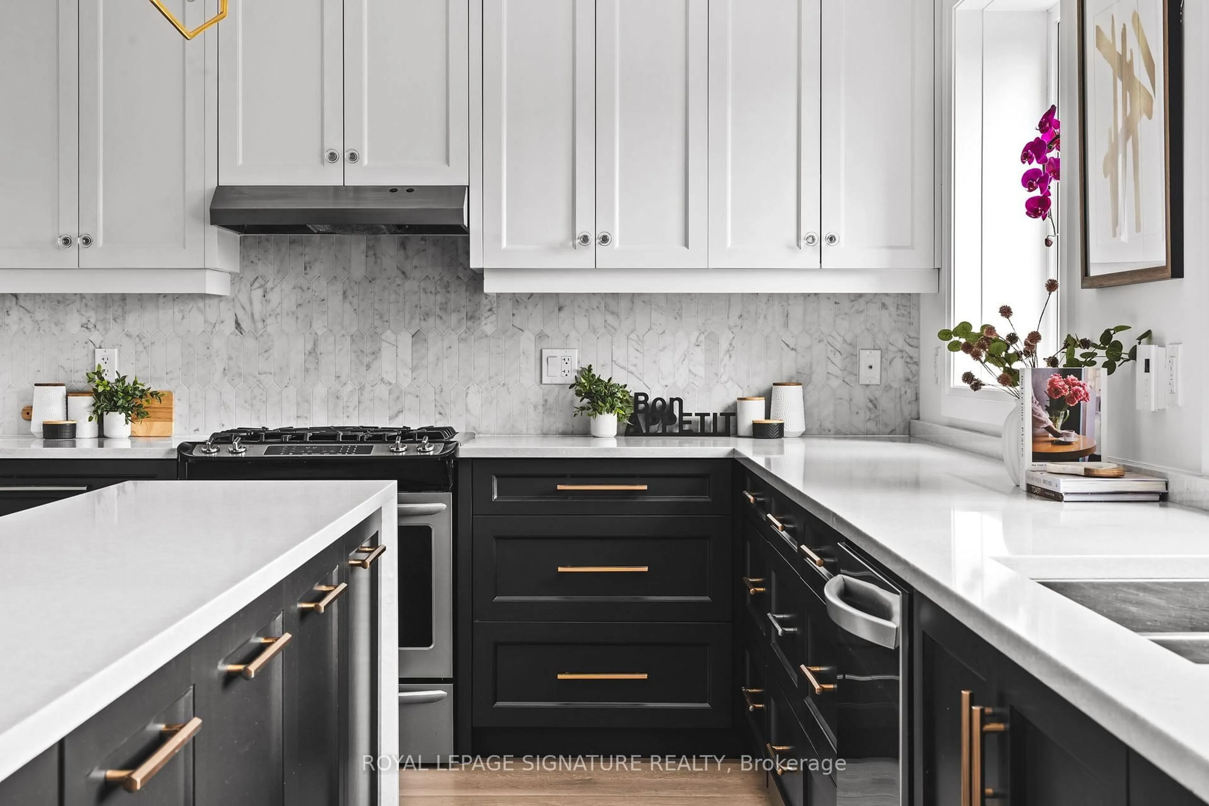 Contemporary kitchen, ceramic/tile floor for 47 Don Valley Dr, Toronto Ontario M4K 2J1