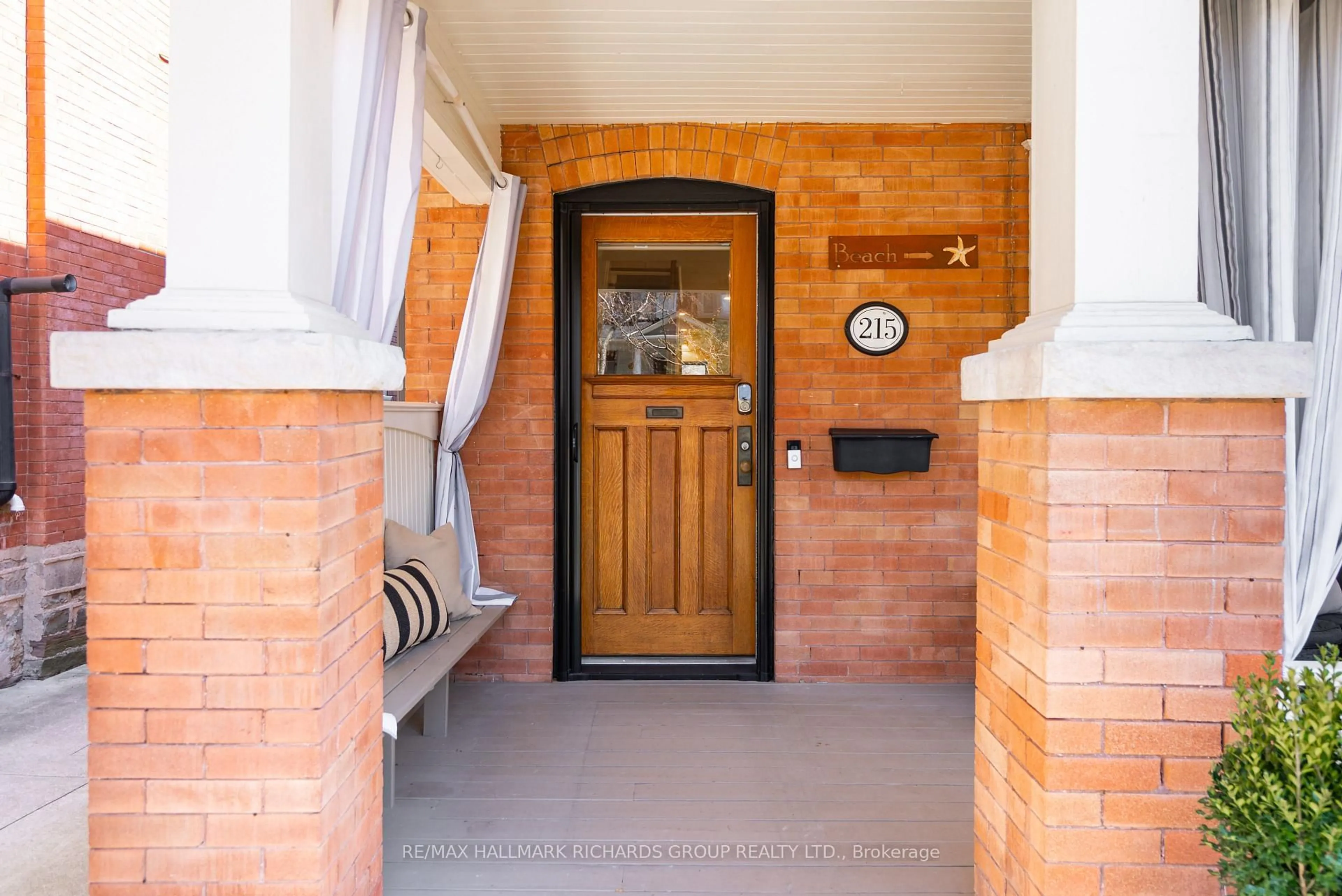 Indoor entryway for 215 Wineva Ave, Toronto Ontario M4E 2T5