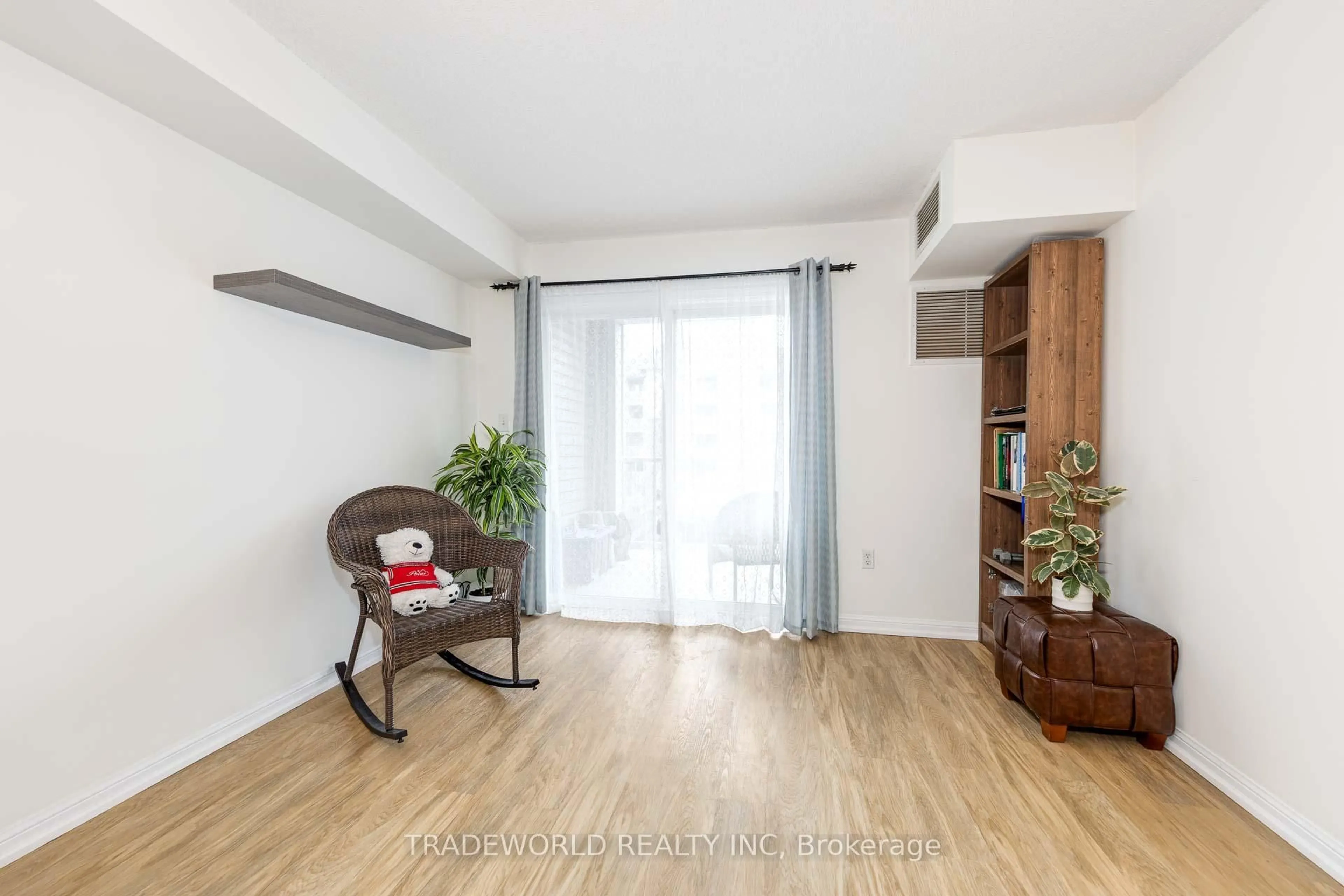 Unknown for 5225 Finch Ave #201, Toronto Ontario M1S 5W8