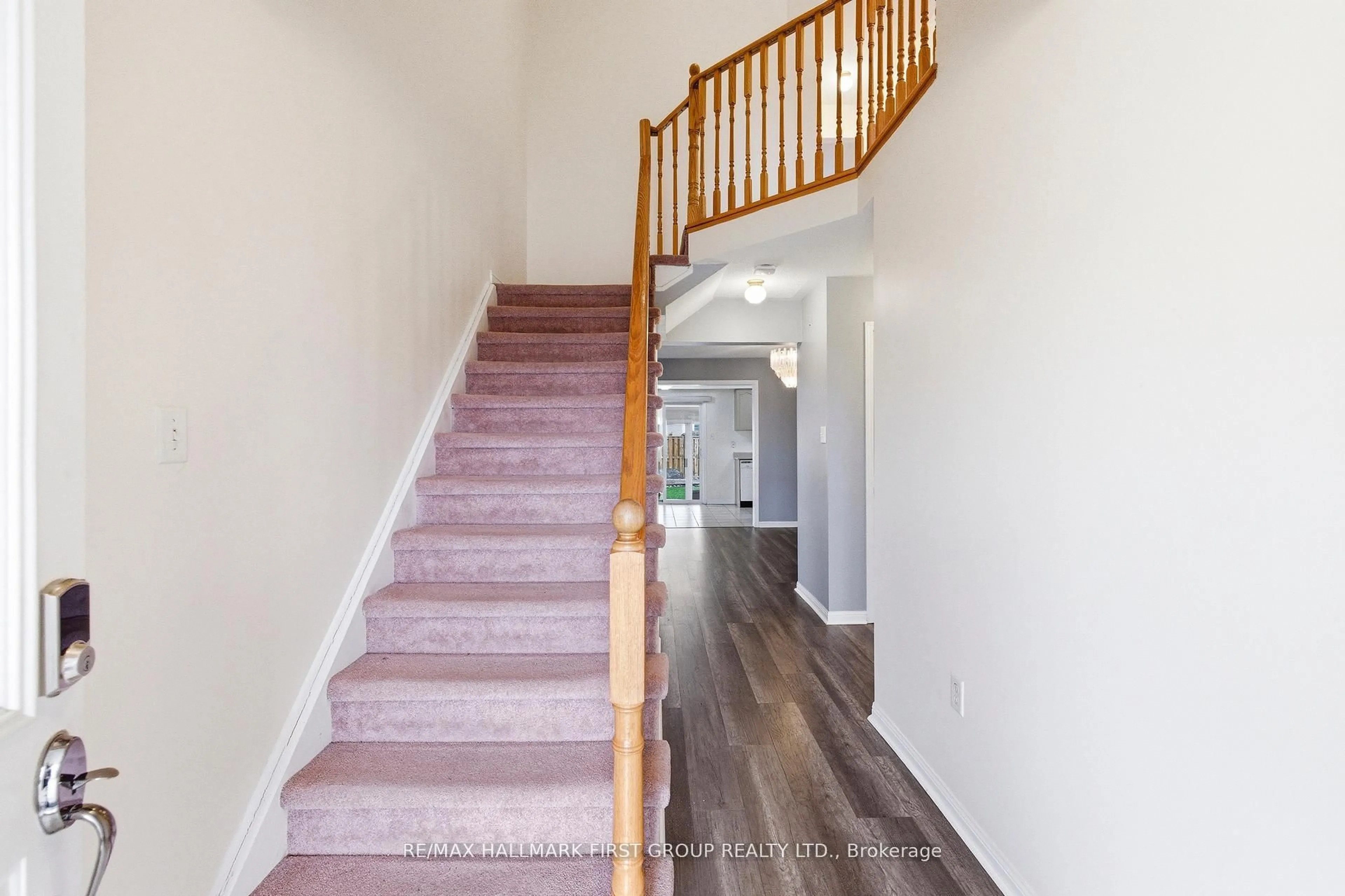 Unknown for 32 Samandria Ave, Whitby Ontario L1R 2Z7
