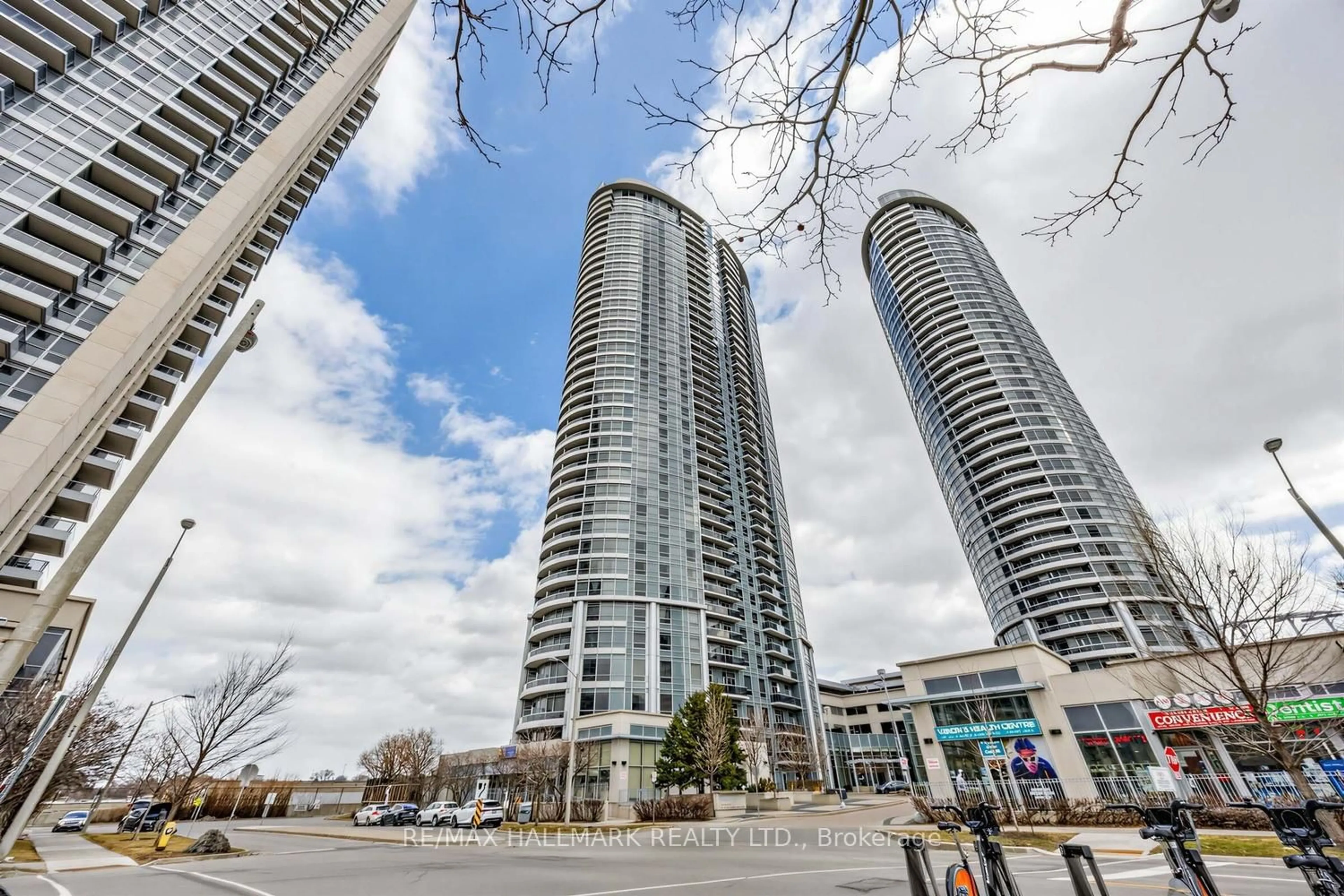 Unknown for 135 Village Green Sq #3918, Toronto Ontario M1S 0G4