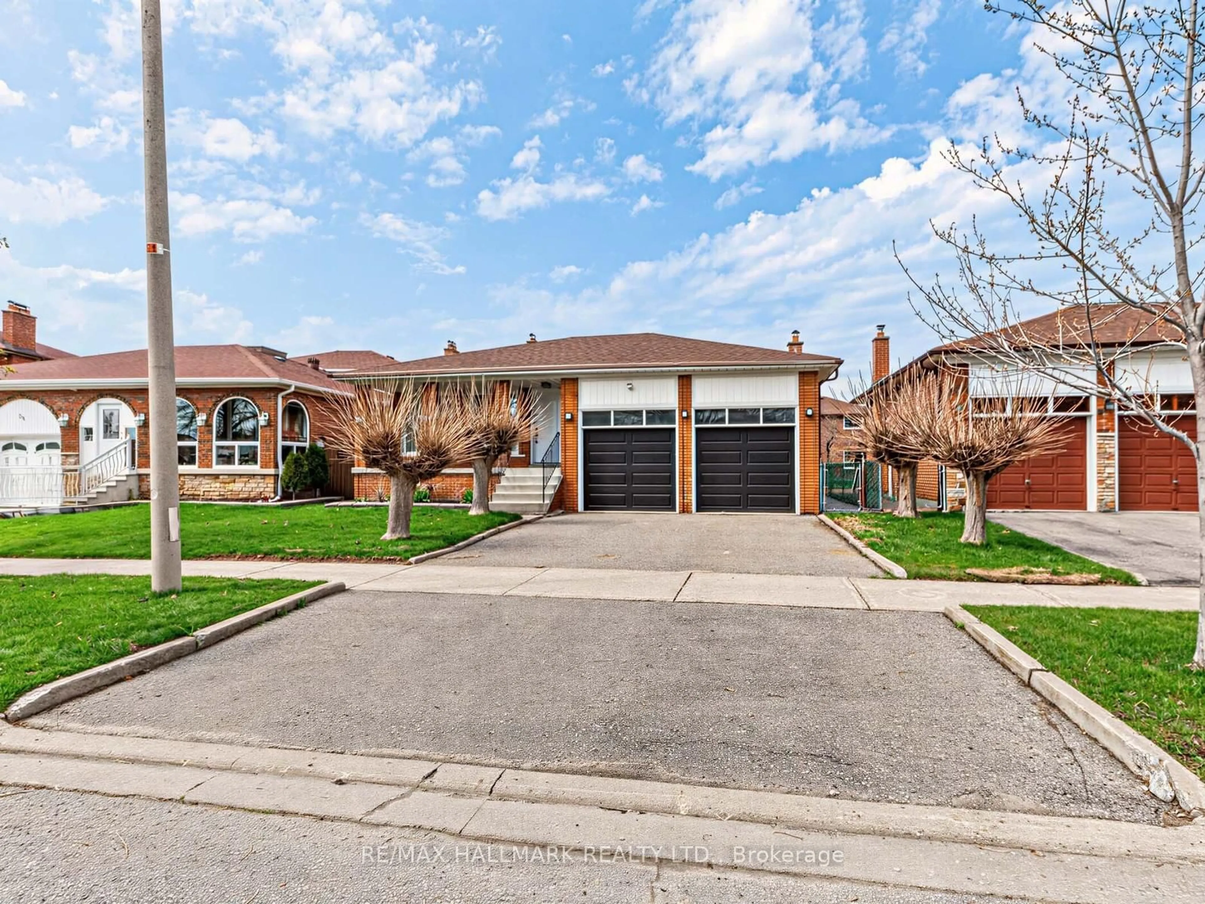 Home with brick exterior material, street for 51 Lambeth Sq, Toronto Ontario M1W 3B3