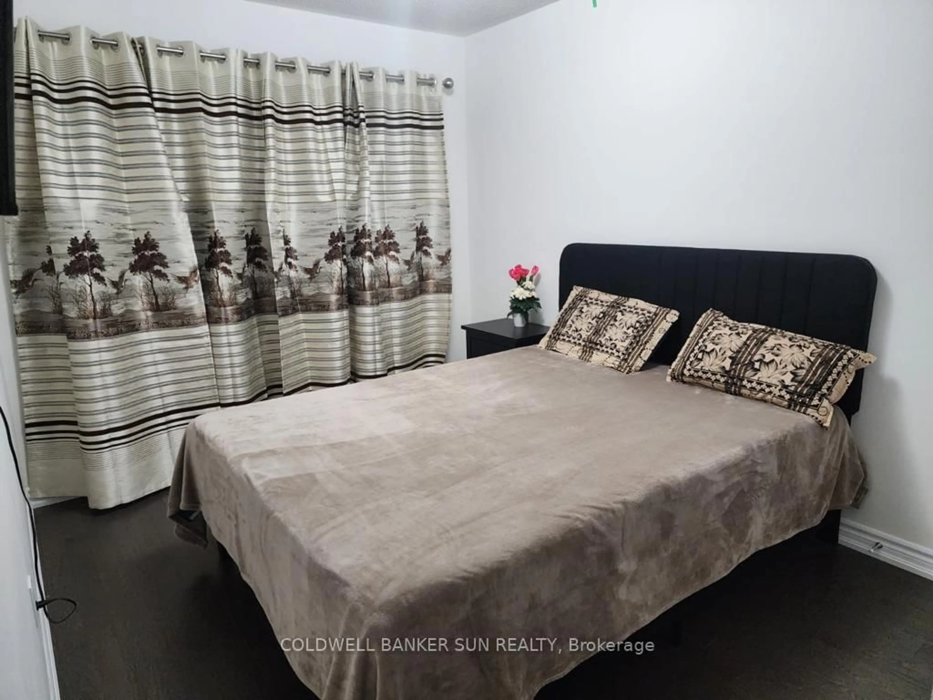 Bedroom with bed, unknown for 62 Swordfish Dr, Whitby Ontario L1P 1Y5