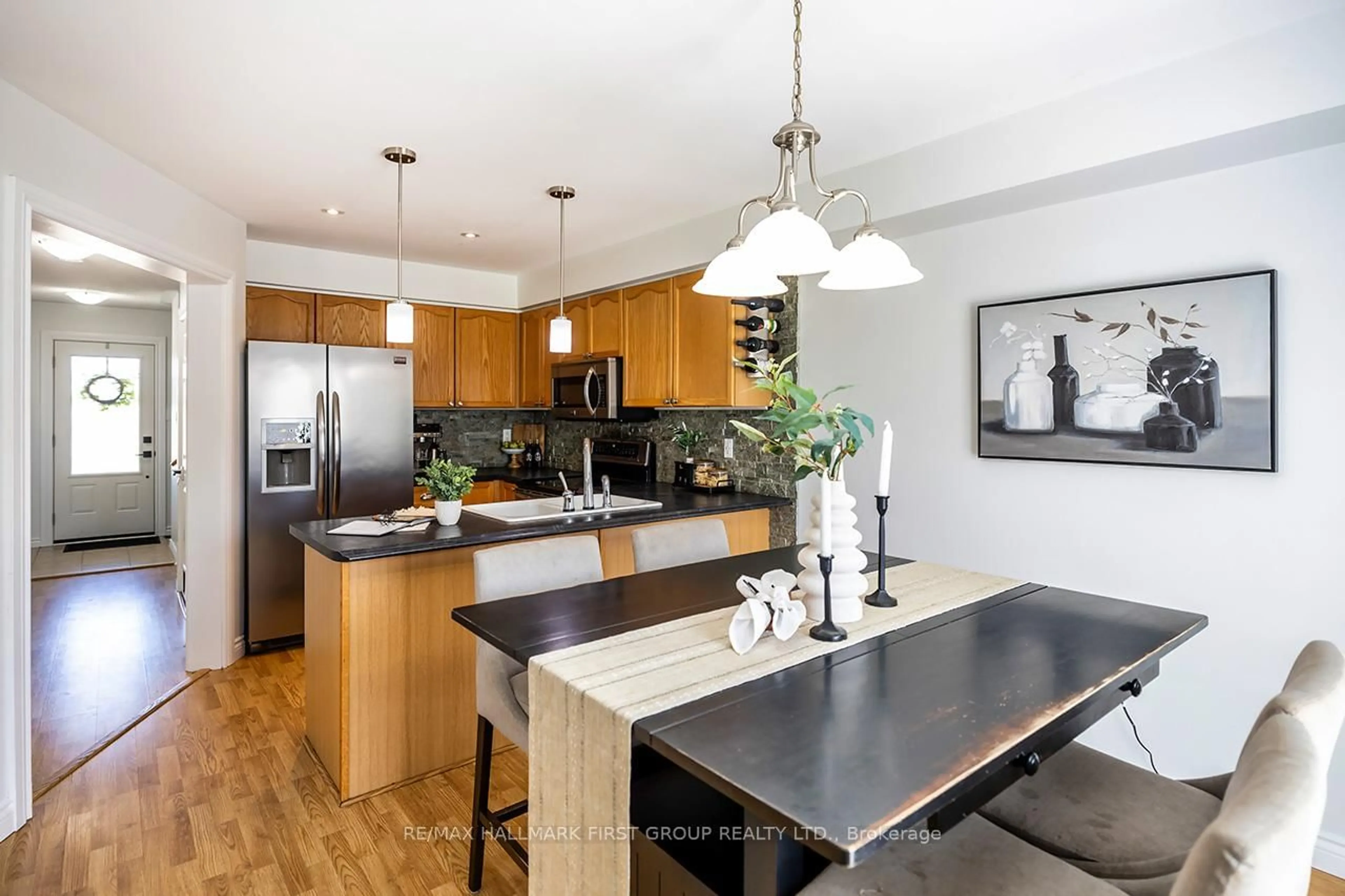 Contemporary kitchen, wood/laminate floor for 46 Steinway Dr, Scugog Ontario L9L 1V3