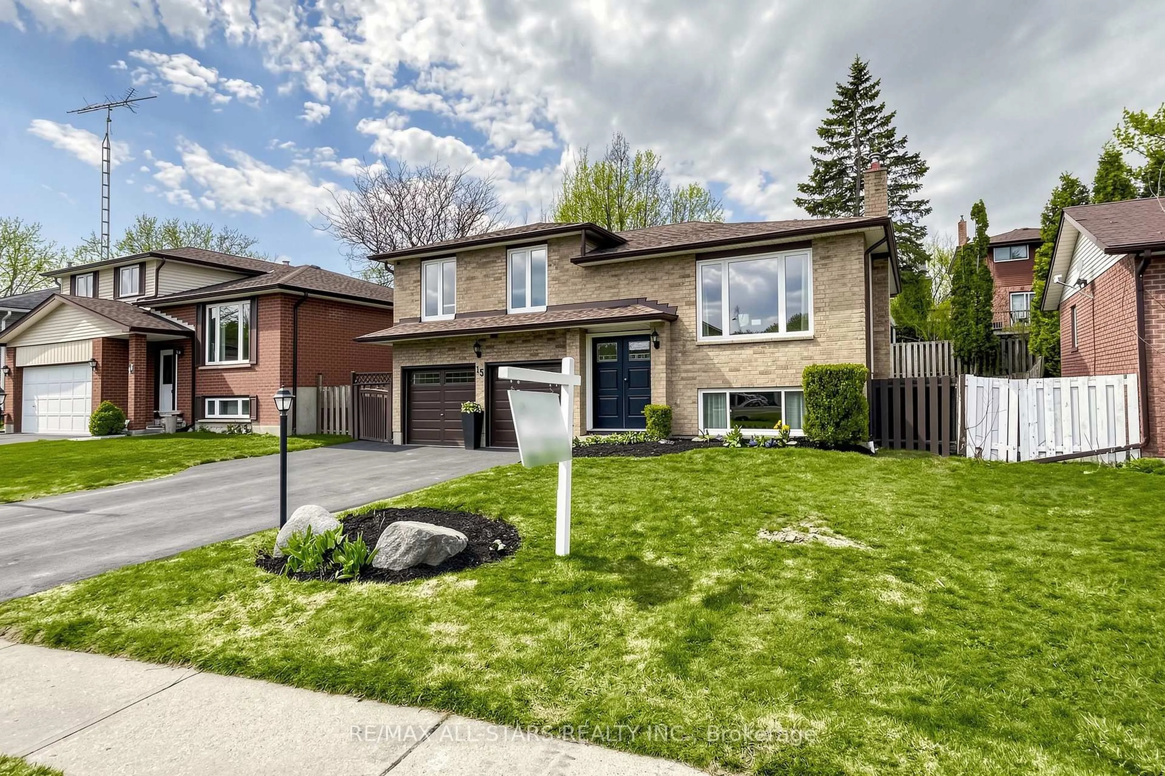 Home with brick exterior material, street for 15 Applewood Cres, Scugog Ontario L9L 1G7