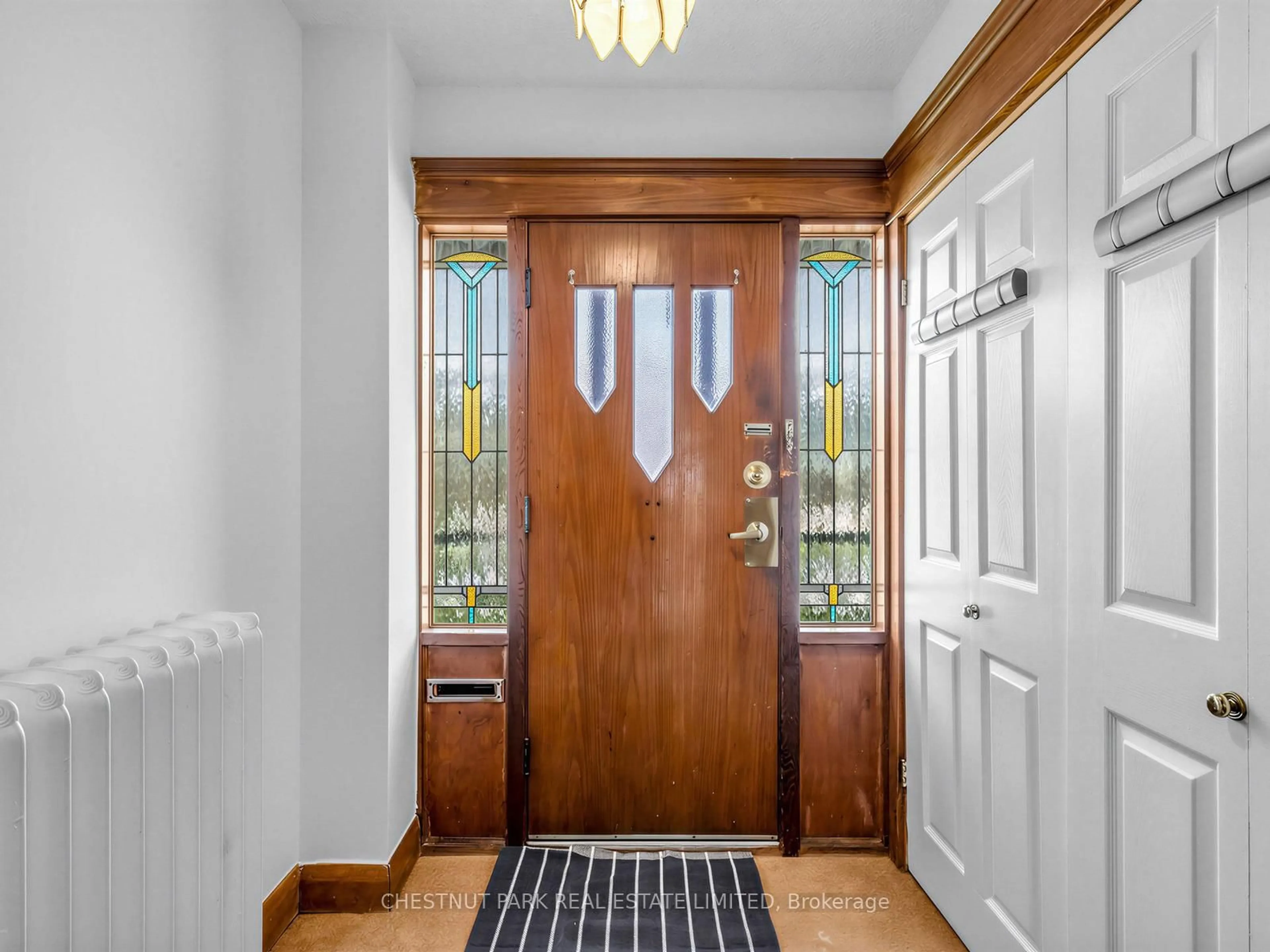 Indoor entryway for 92 Scarboro Beach Blvd, Toronto Ontario M4E 2X1