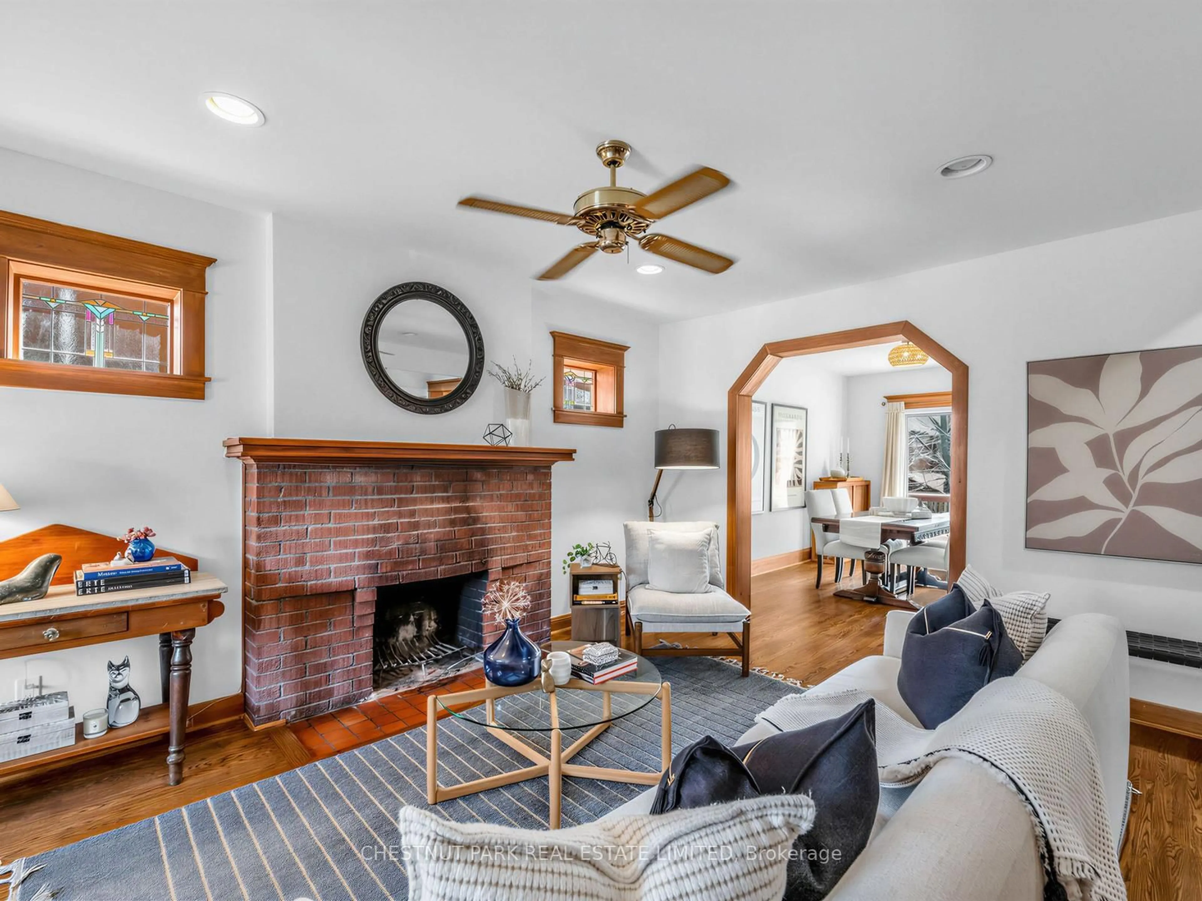 Living room with furniture, unknown for 92 Scarboro Beach Blvd, Toronto Ontario M4E 2X1