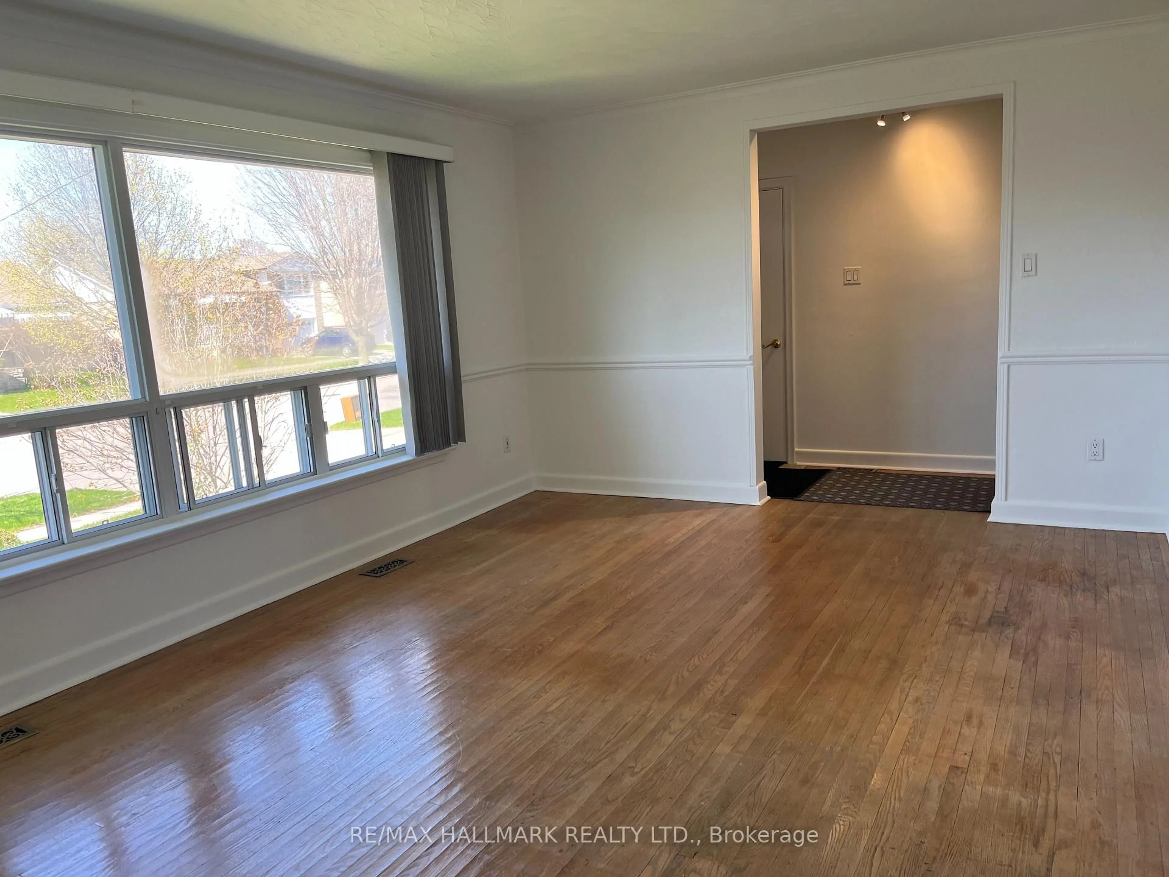 A pic of a room for 23 Wonderland Dr, Toronto Ontario M1G 2X9