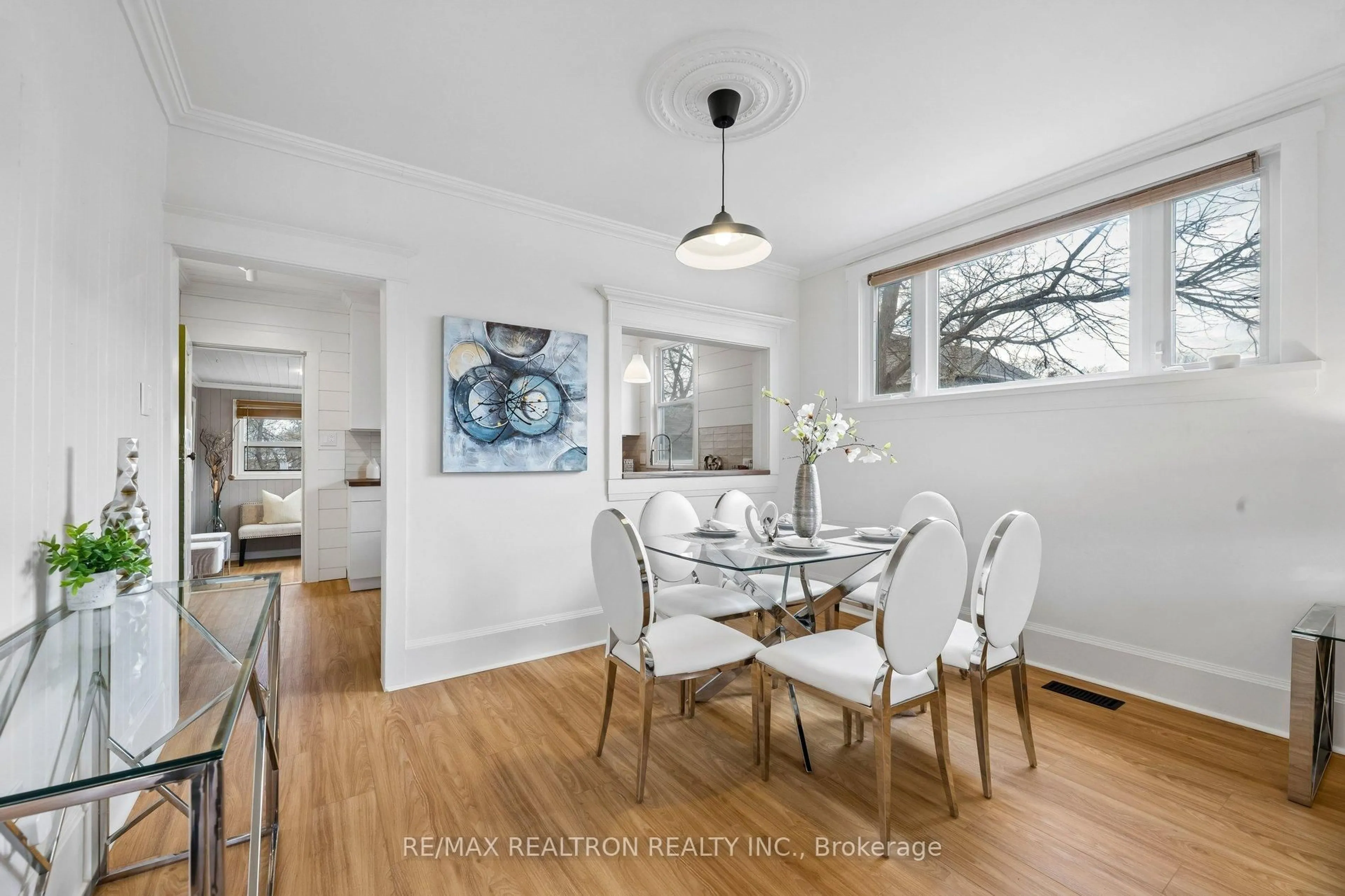 Dining room, wood/laminate floor for 249 Burk St, Oshawa Ontario L1J 4C2