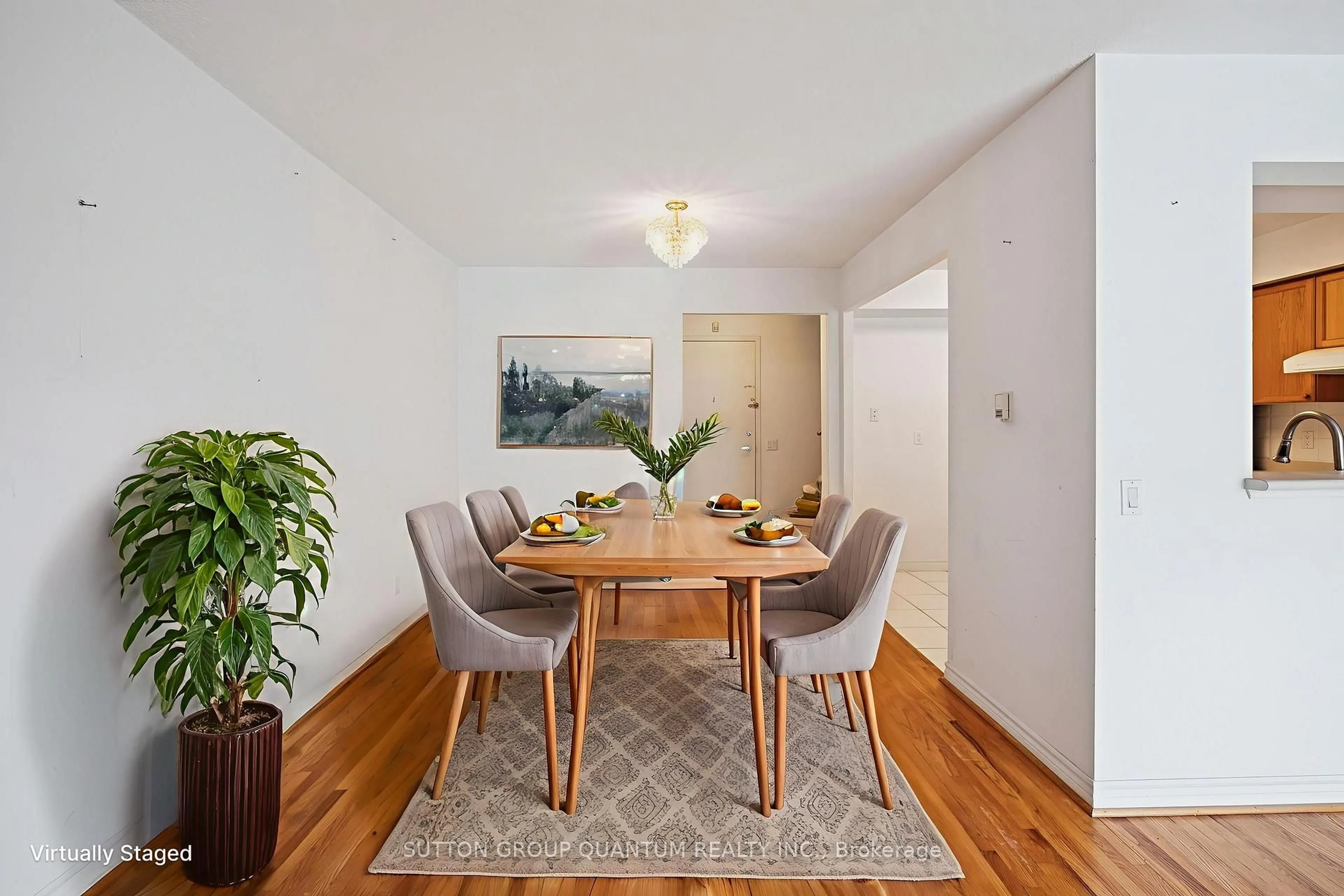 Dining room, wood/laminate floor for 119 Omni Dr #7, Toronto Ontario M1P 5A6