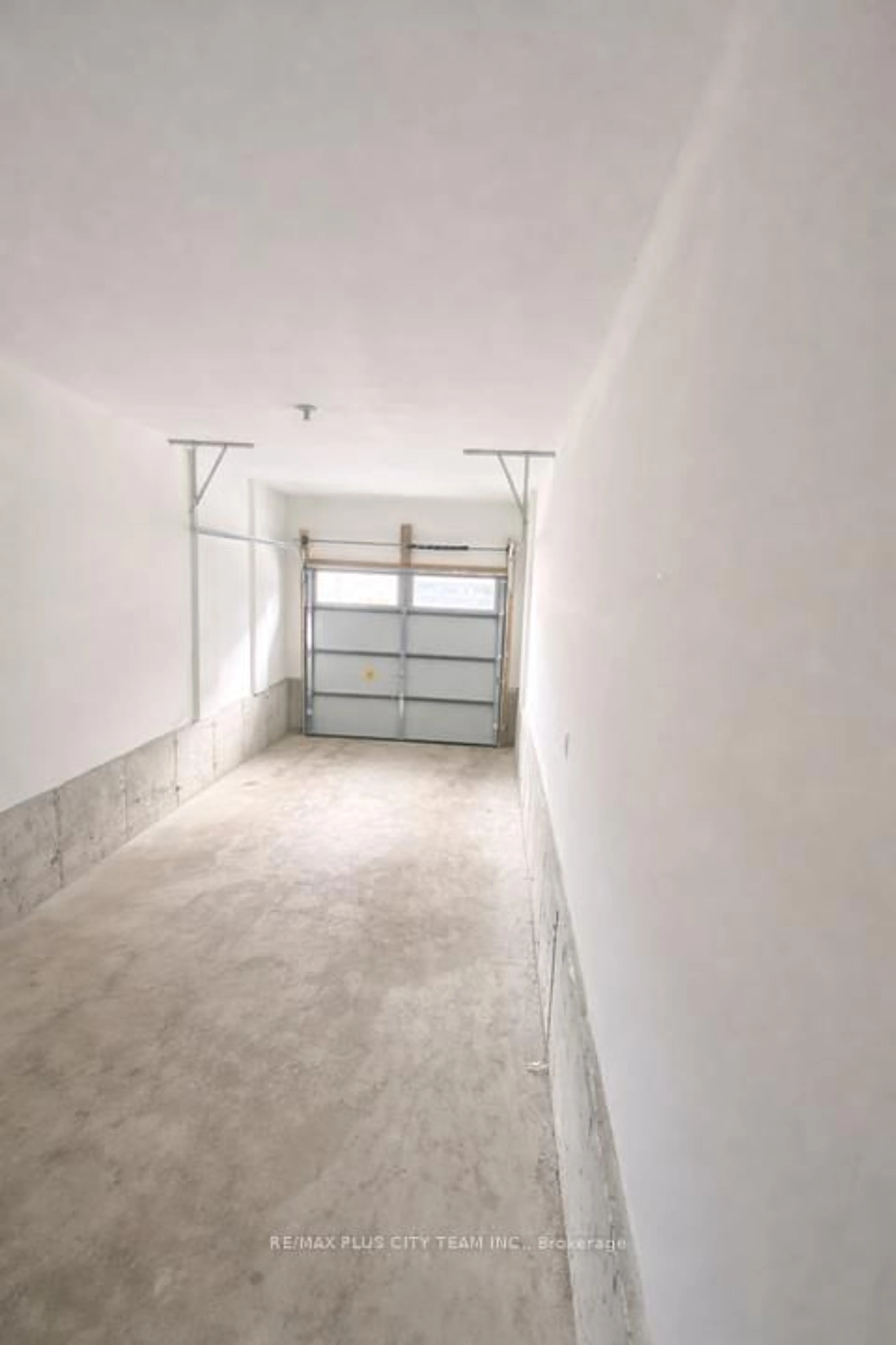 Unknown for 1695 Dersan St, Pickering Ontario L1X 0S9