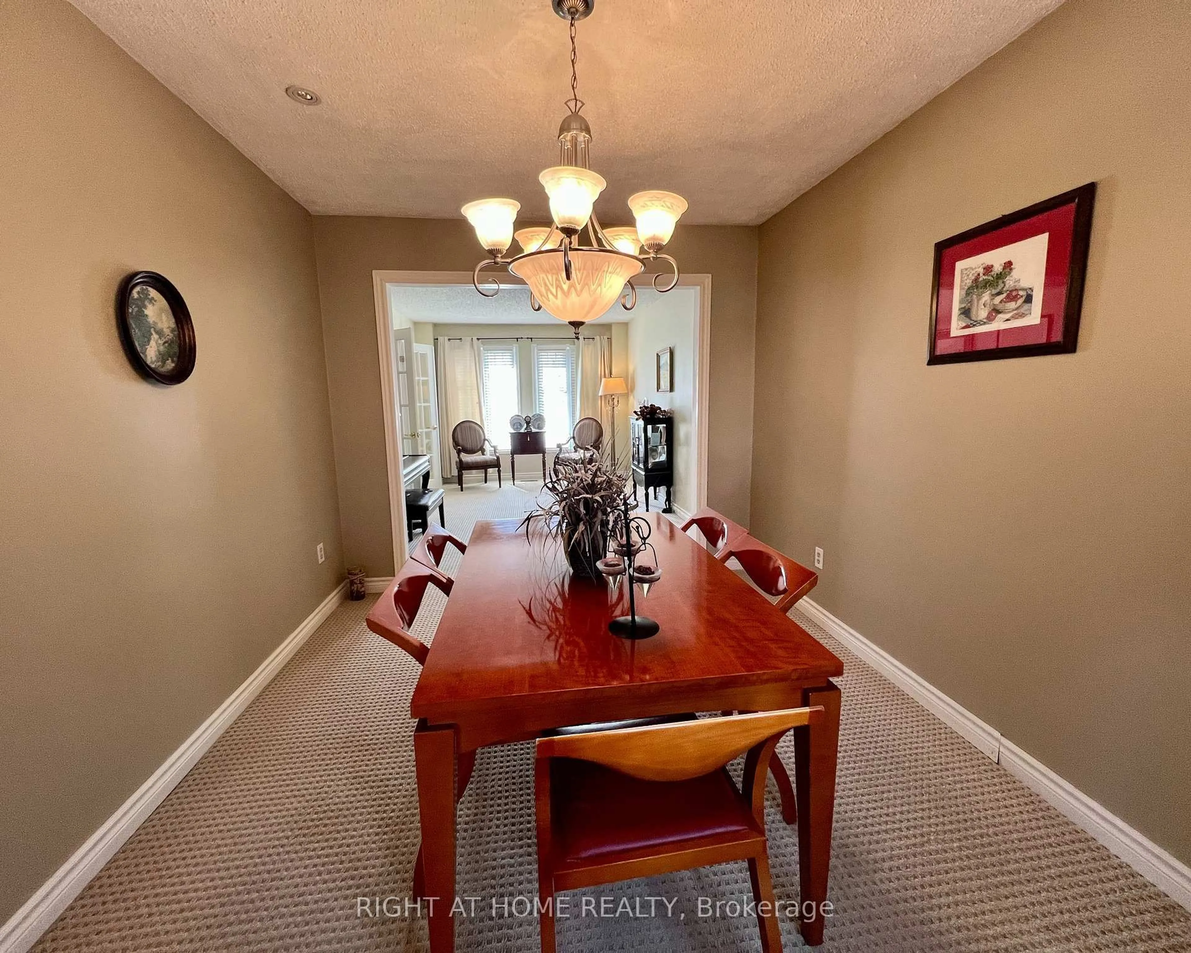 Dining room, unknown for 4 Silverbirch Pl, Whitby Ontario L1R 1X7