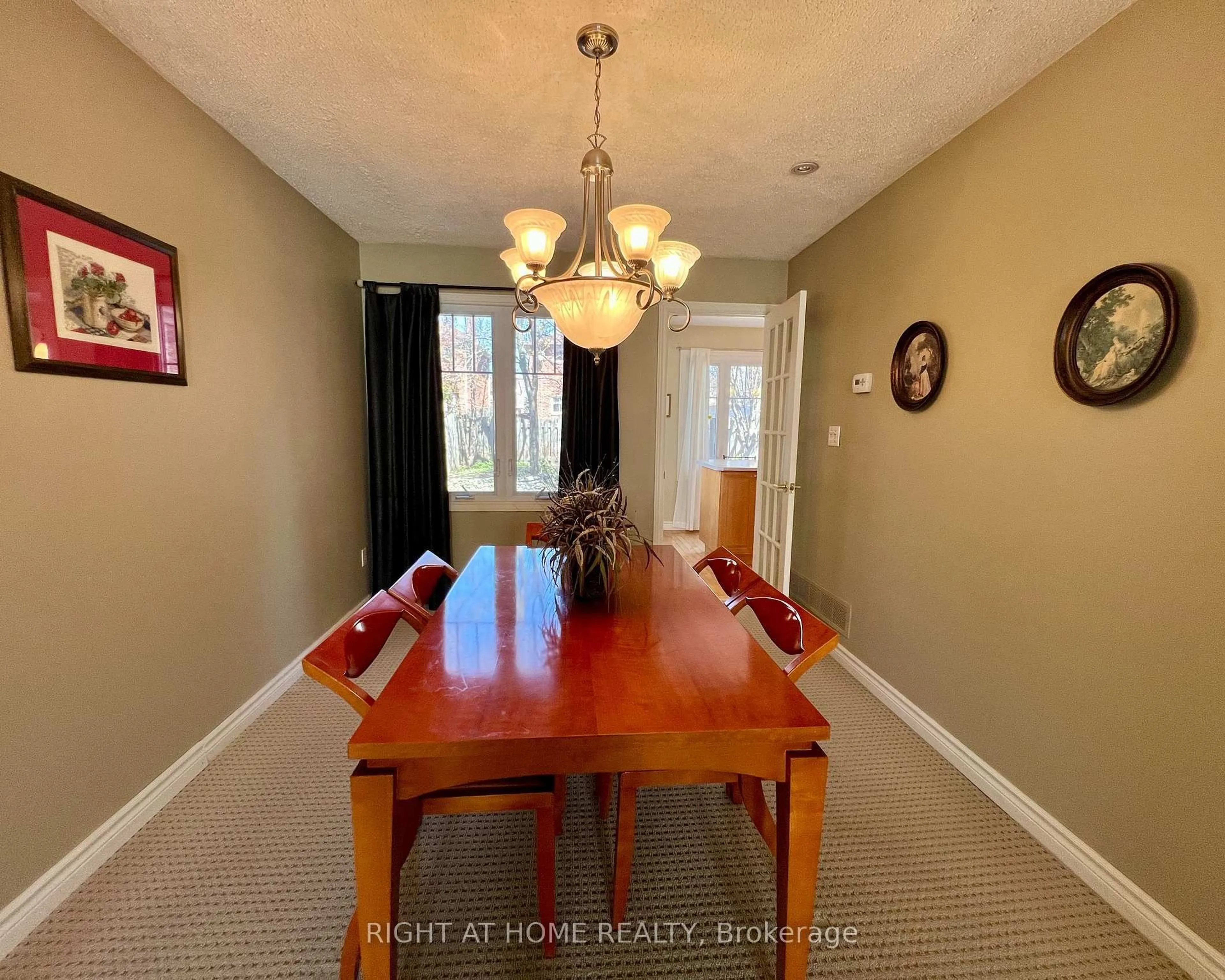 Dining room, unknown for 4 Silverbirch Pl, Whitby Ontario L1R 1X7