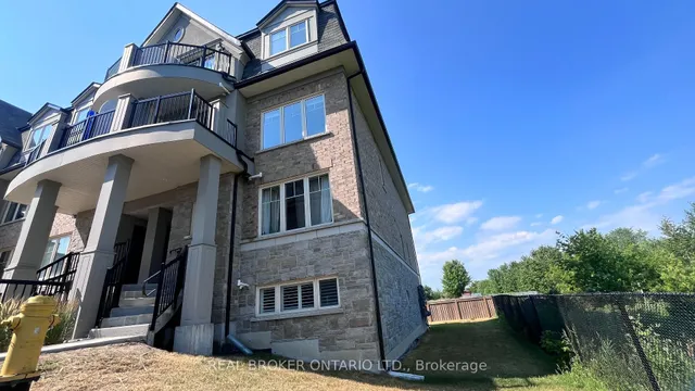 13 EATON PARK Lane #29, Toronto 3