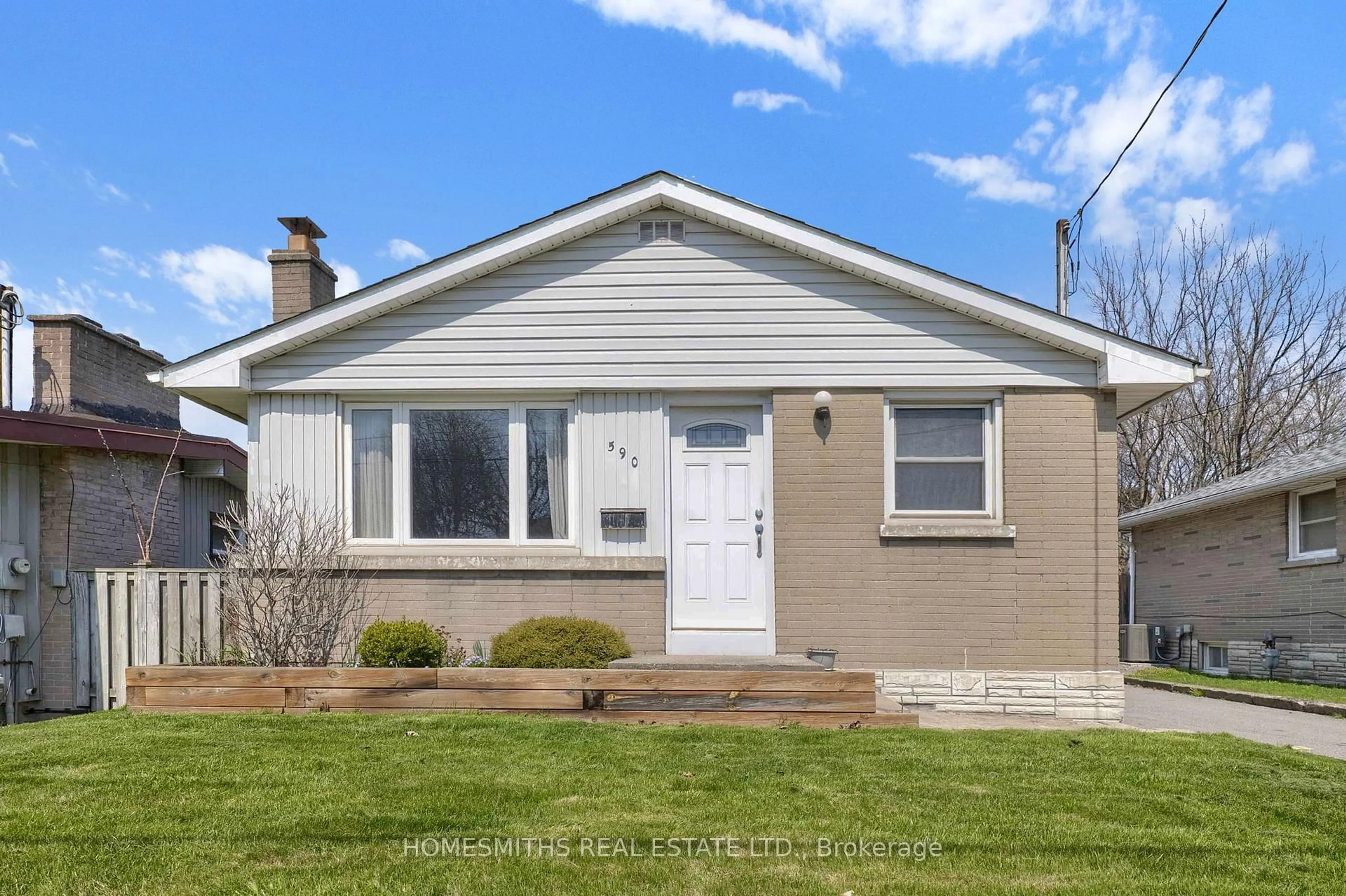 Home with vinyl exterior material, street for 590 Olive Ave, Oshawa Ontario L1H 2R5