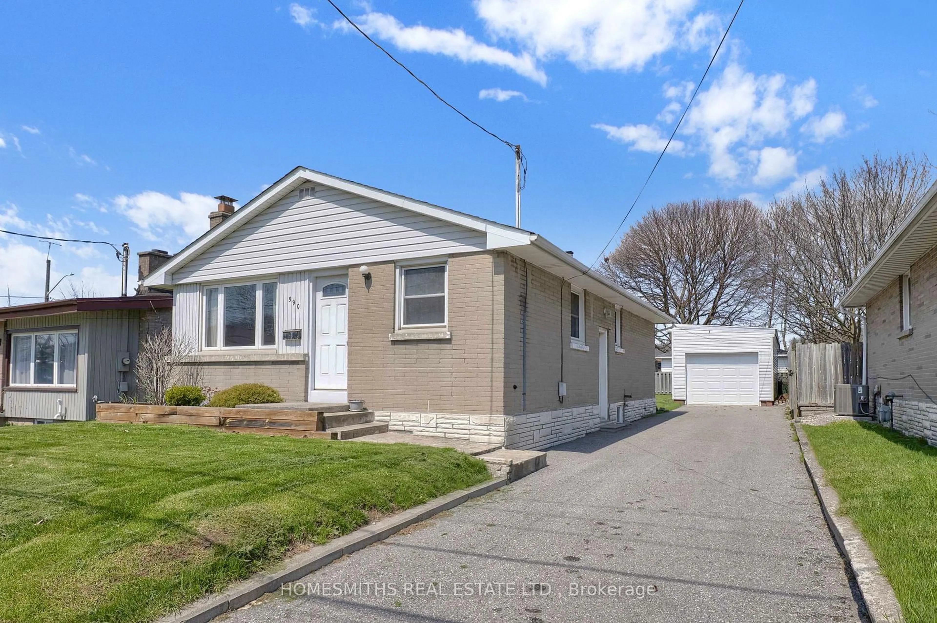Home with vinyl exterior material, street for 590 Olive Ave, Oshawa Ontario L1H 2R5