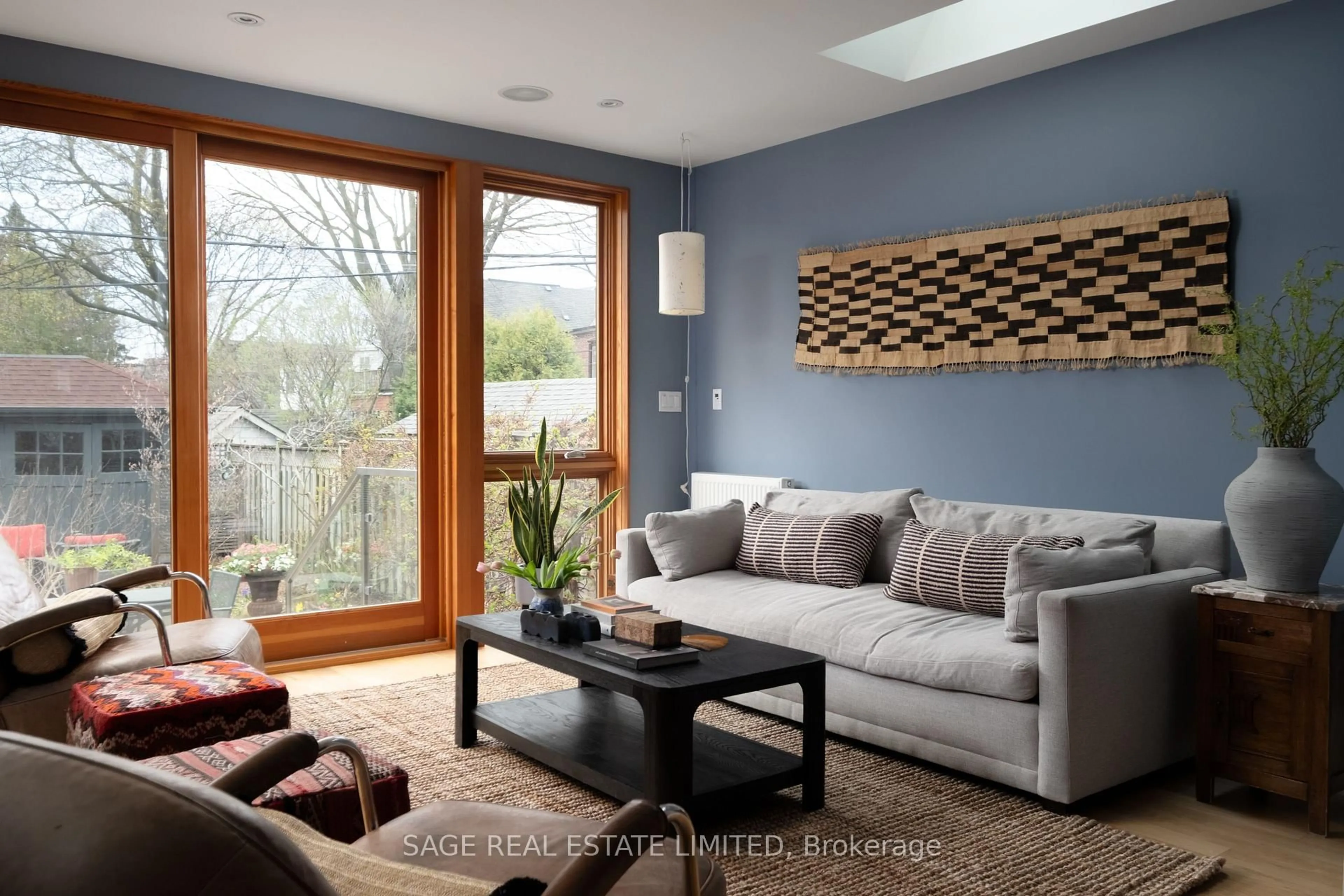 Living room with furniture, unknown for 127 Browning Ave, Toronto Ontario M4K 1W4